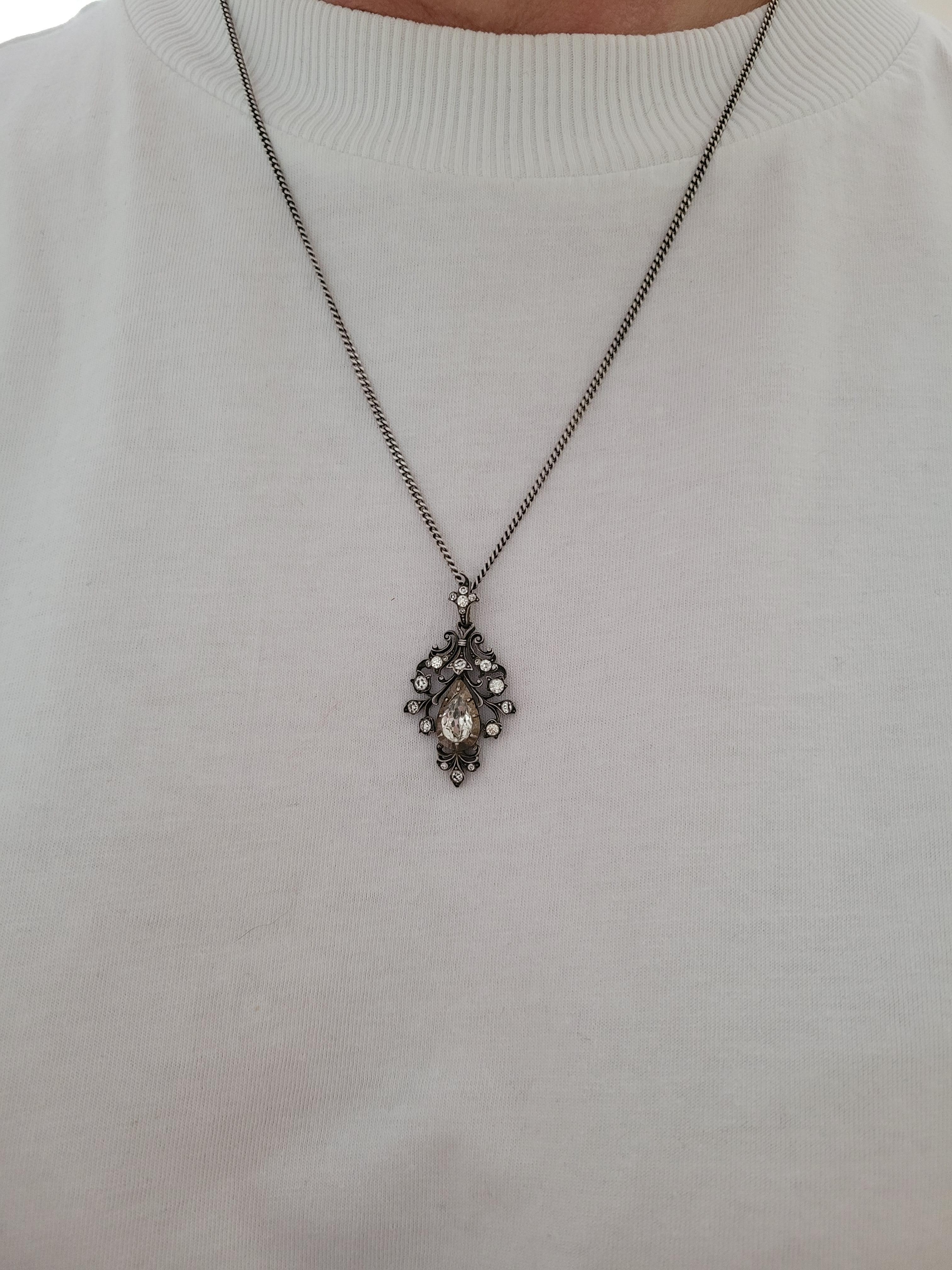 Antique Silver Paste Drop pendant necklace In Good Condition For Sale In Boston, Lincolnshire