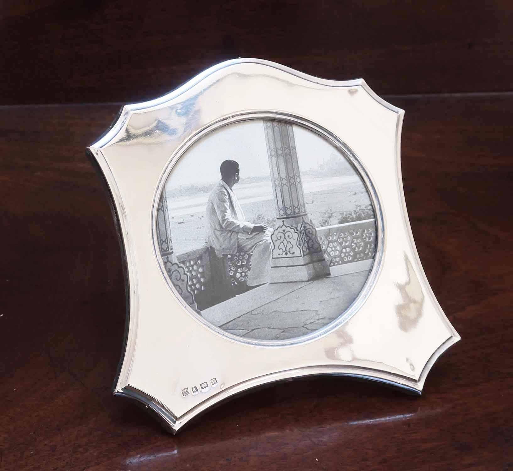 Edoardiano Antique Silver Photograph Frame. English. Dated 1913 in vendita