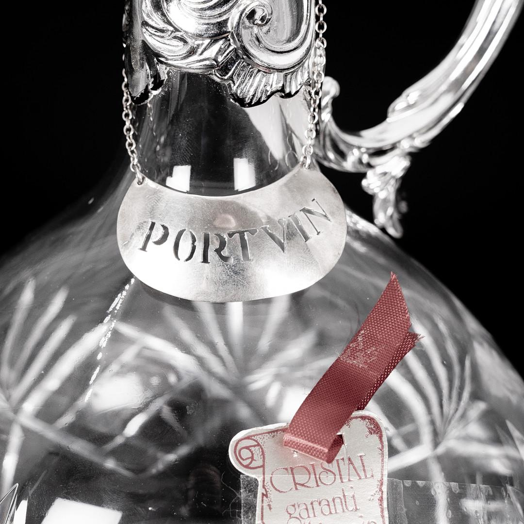 Antigua Jarra Italiana de Plata, JARRA DE CLARET Decorativa de Cristal Cabeza plateada de la década de 1880 con etiqueta 