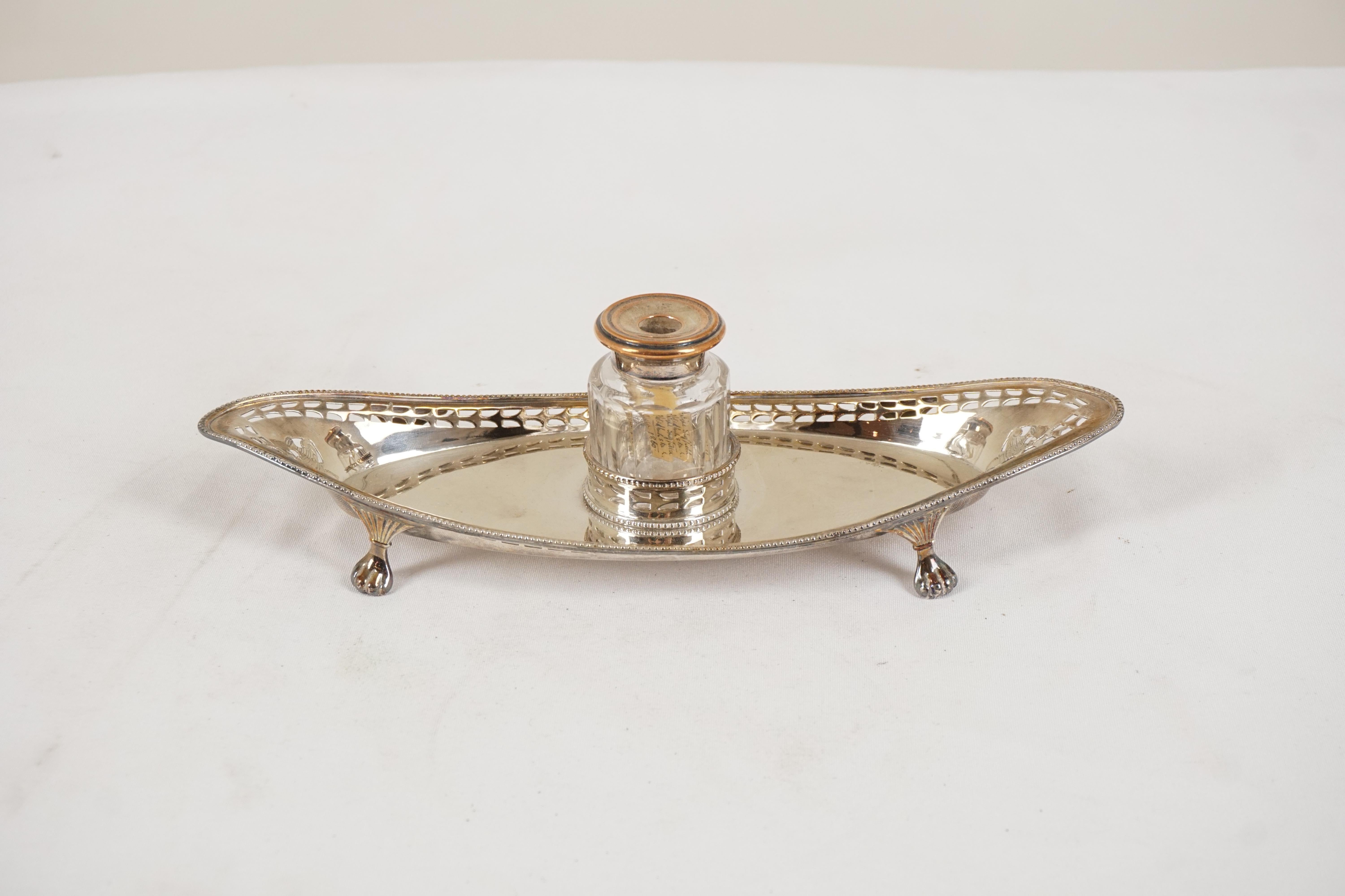 Antique silver plate & cut glass oval shaped inkwell, Scotland 1910, H553

Scotland 1910
Silver plate and glass
Oval shaped stand
Cut glass inkwell
All standing on clawfeet



Measures: 10