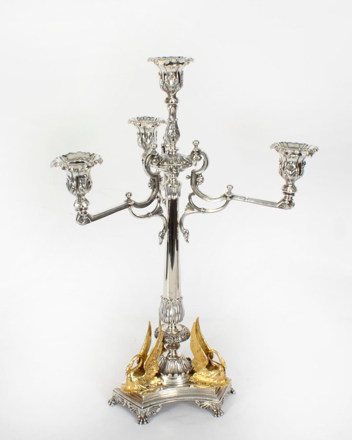 Ensemble de table Surtout de table John Round du 19ème siècle en verre taillé plaqué argent antique en vente 5