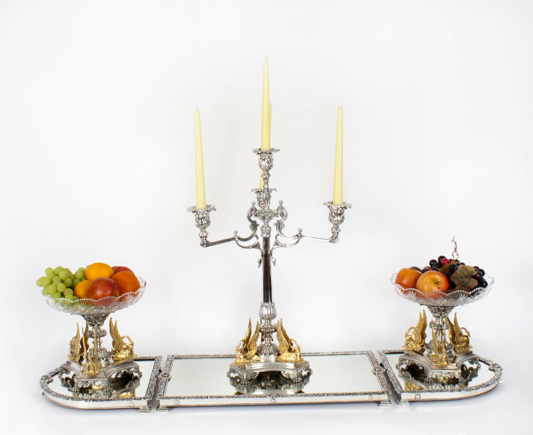 Ensemble de table Surtout de table John Round du 19ème siècle en verre taillé plaqué argent antique Bon état - En vente à London, GB