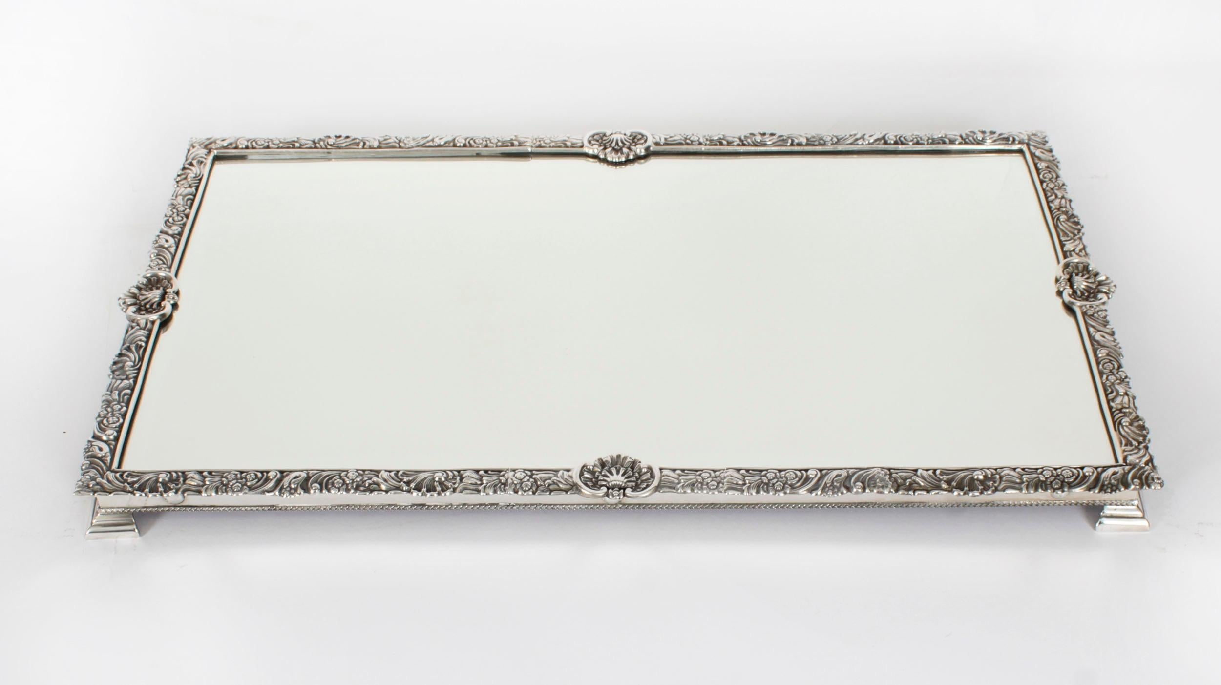 Argent Ensemble de table Surtout de table John Round du 19ème siècle en verre taillé plaqué argent antique en vente