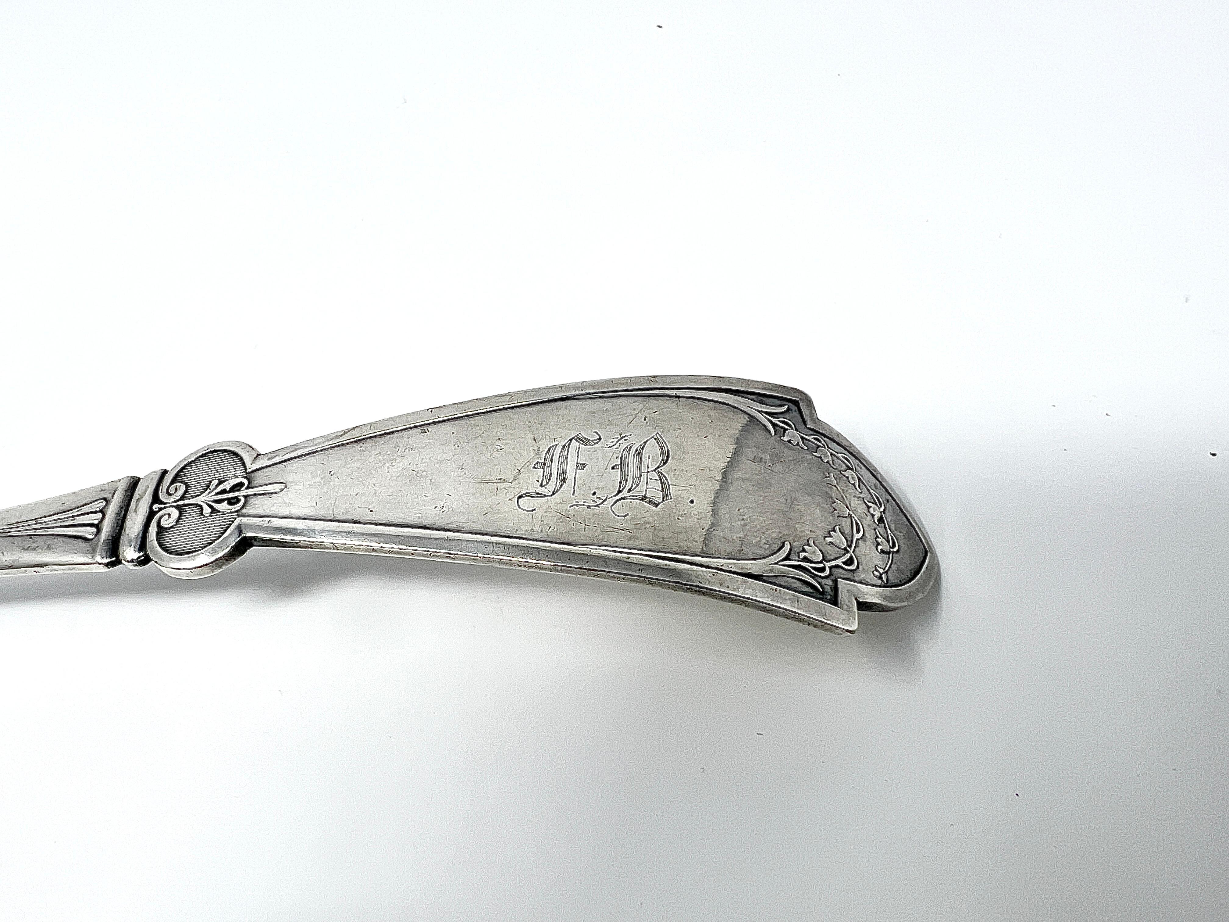 Antique Silver Plate Ladle  In Good Condition For Sale In New Orleans, LA