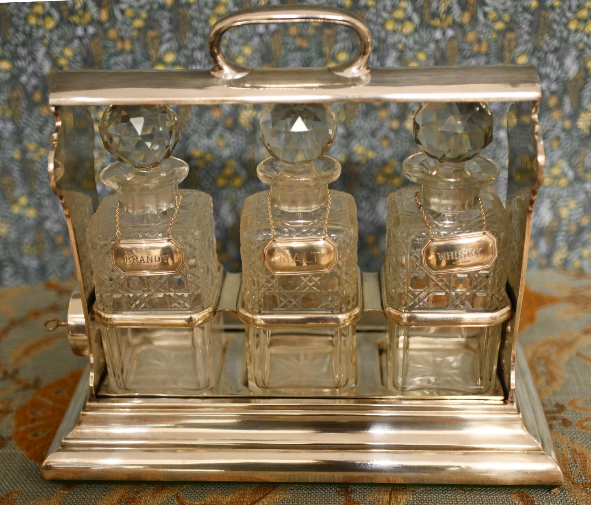 Antike Silberplatte Tantalus Set Whisky Spirituosen Flasche Sheffield Walker Hall im Angebot 7