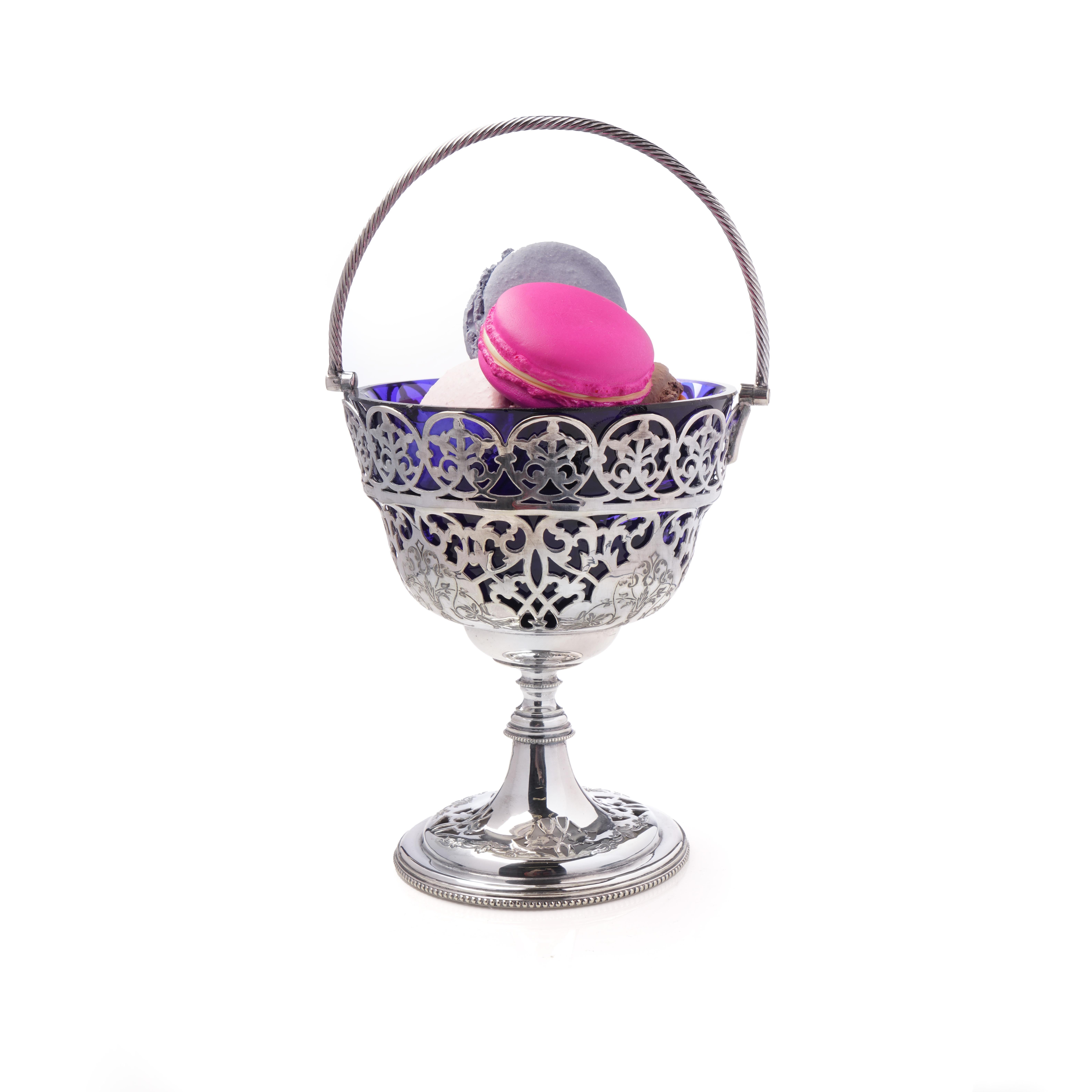 Antique Silver-Plated Bon Bon Dish with Cobalt Blue Glass Liner In Good Condition For Sale In Braintree, GB