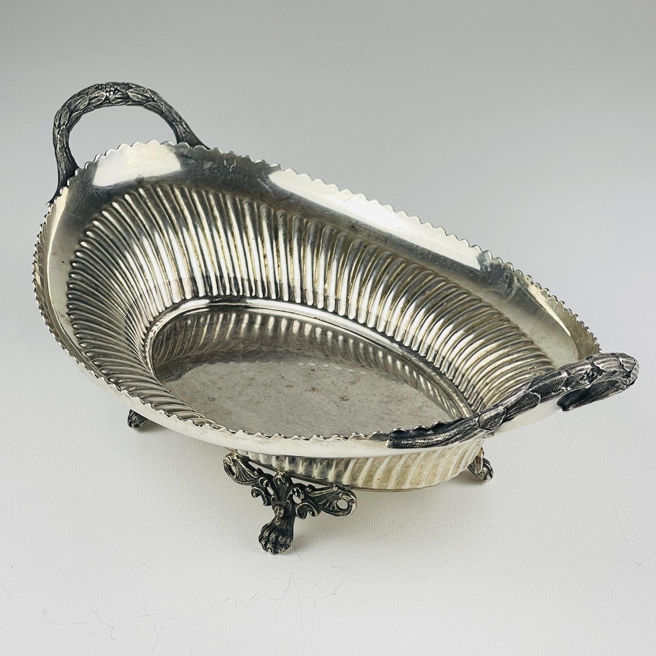 Antique  Silver Plated Bread Basket /Fruit Dish By Walker & Hall, England, 1890s 4
