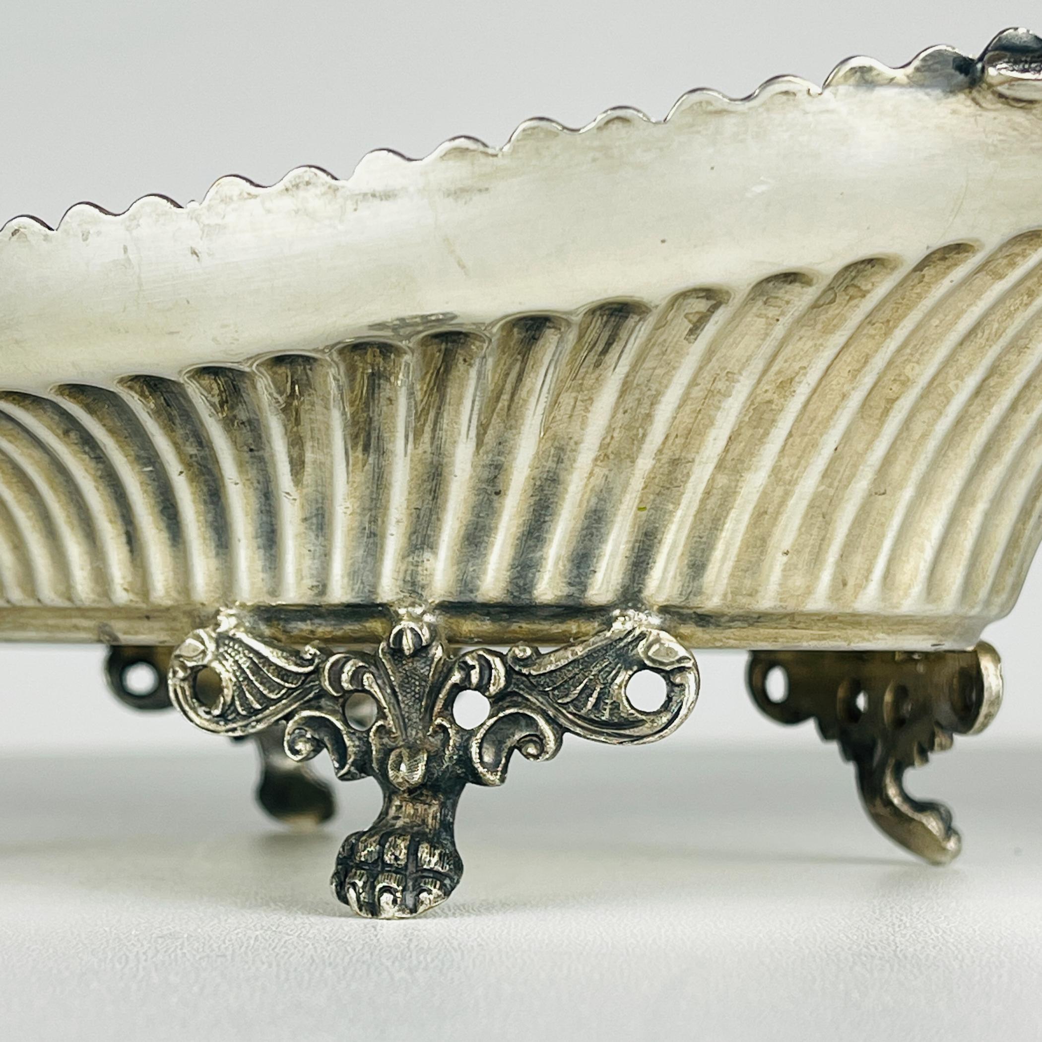 Antique  Silver Plated Bread Basket /Fruit Dish By Walker & Hall, England, 1890s 9