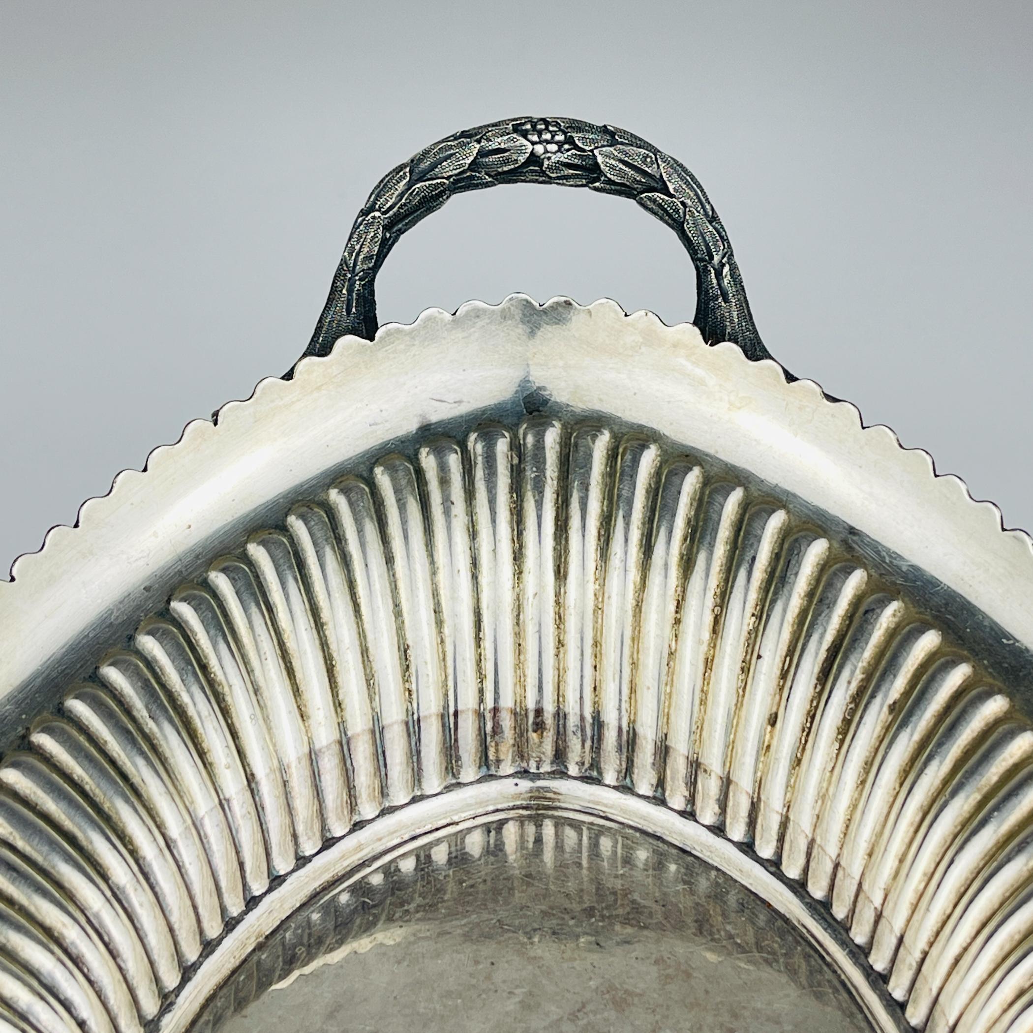 Antique  Silver Plated Bread Basket /Fruit Dish By Walker & Hall, England, 1890s 11