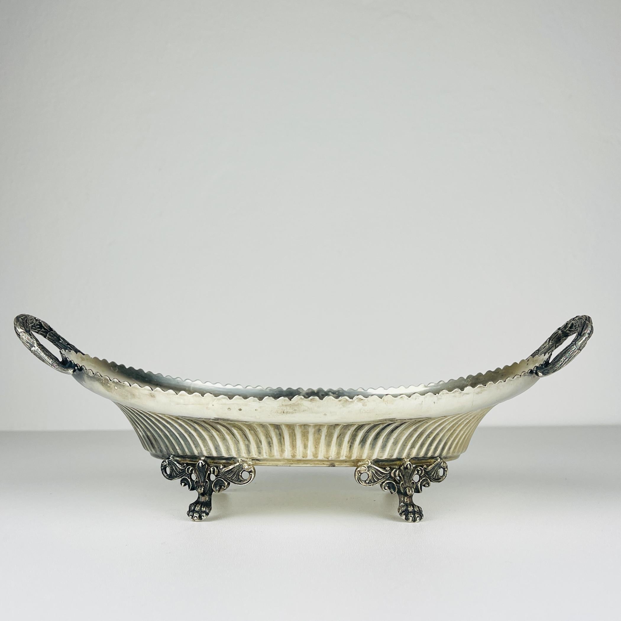 Antique  Silver Plated Bread Basket /Fruit Dish By Walker & Hall, England, 1890s 12