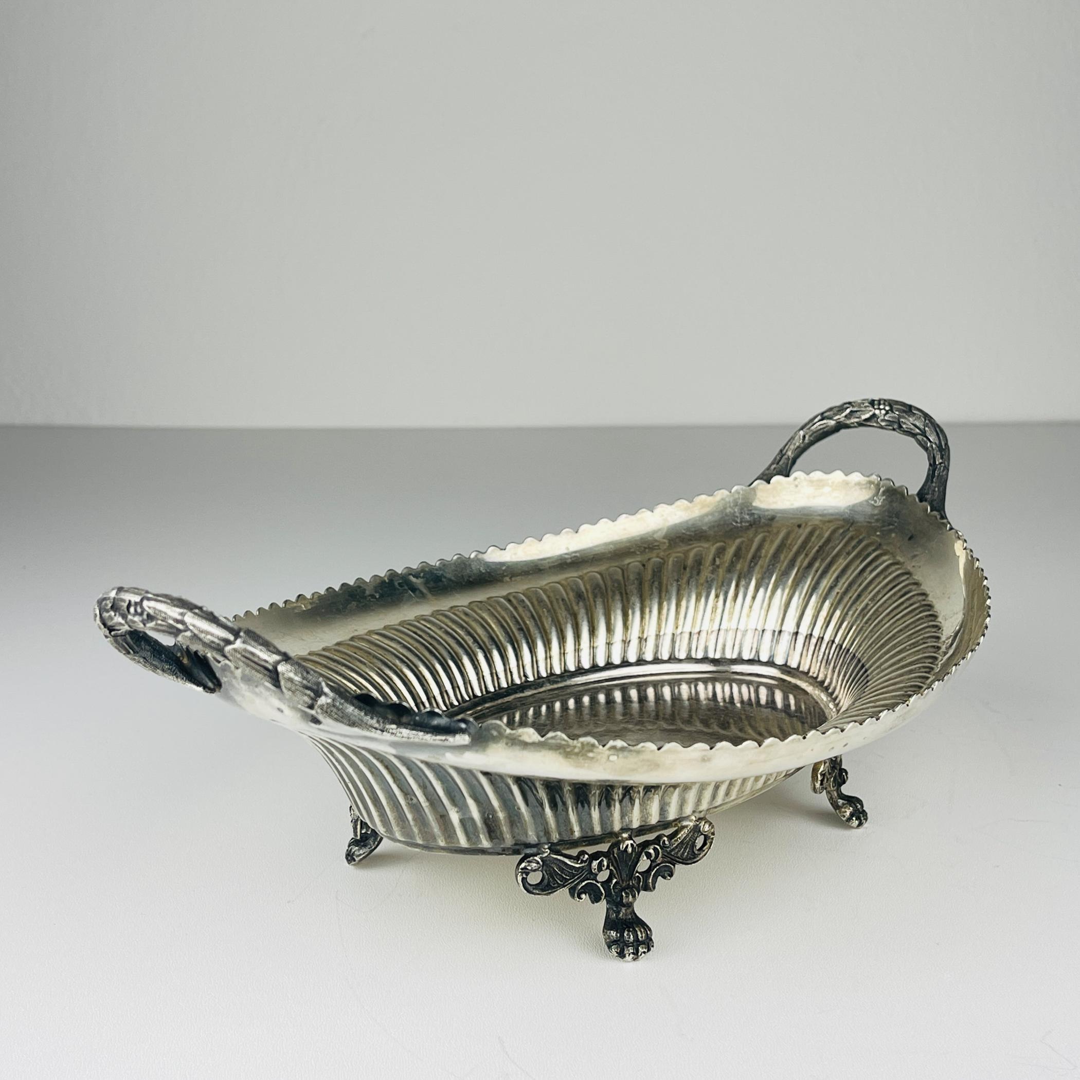 British Antique  Silver Plated Bread Basket /Fruit Dish By Walker & Hall, England, 1890s