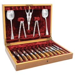 Antikes versilbertes und geschnitztes Geweih-Dessert-Set - hergestellt um 1880