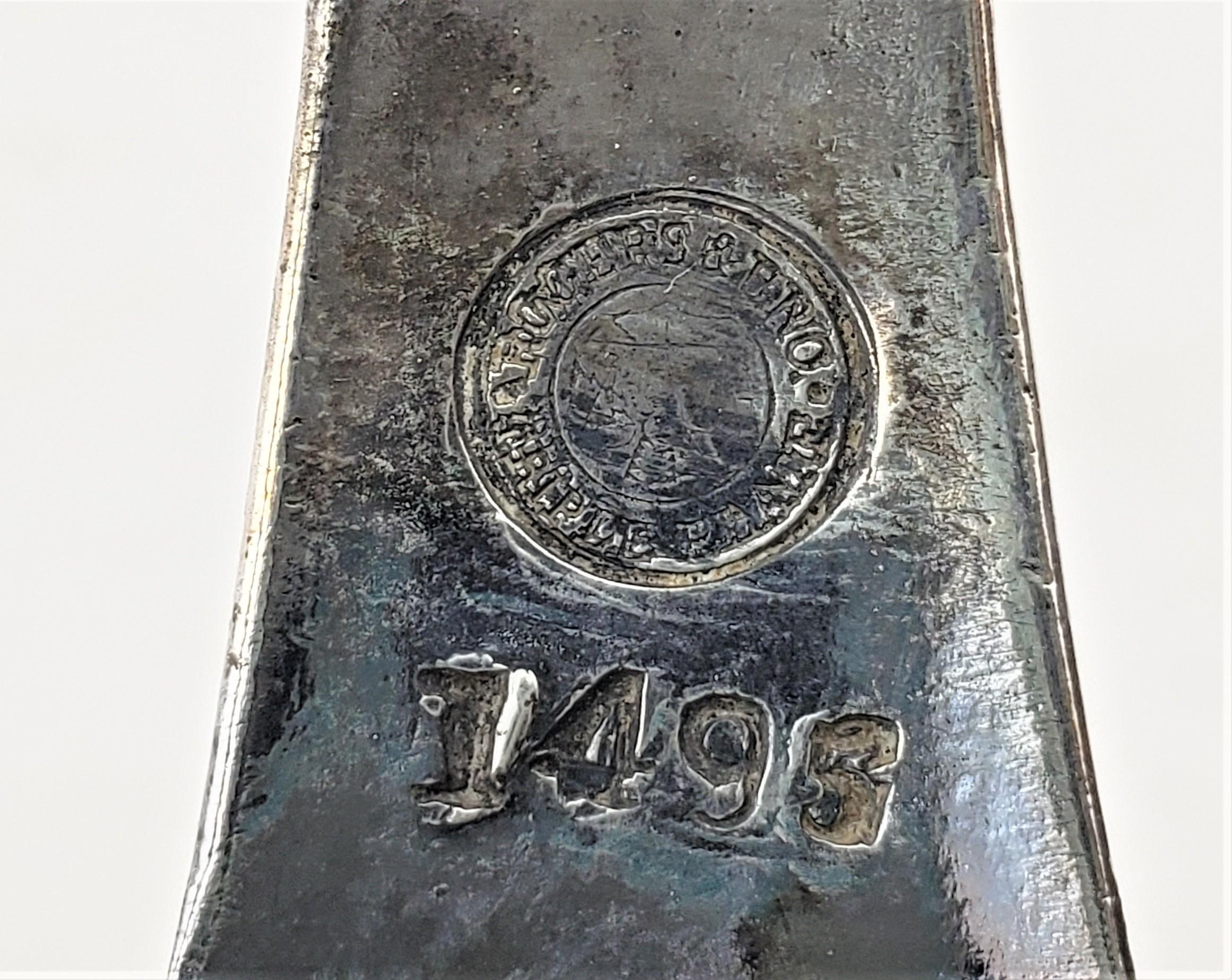Bol de centre de table ancien en métal argenté avec gravure figurative d'un chérubin et de fleurs en vente 7