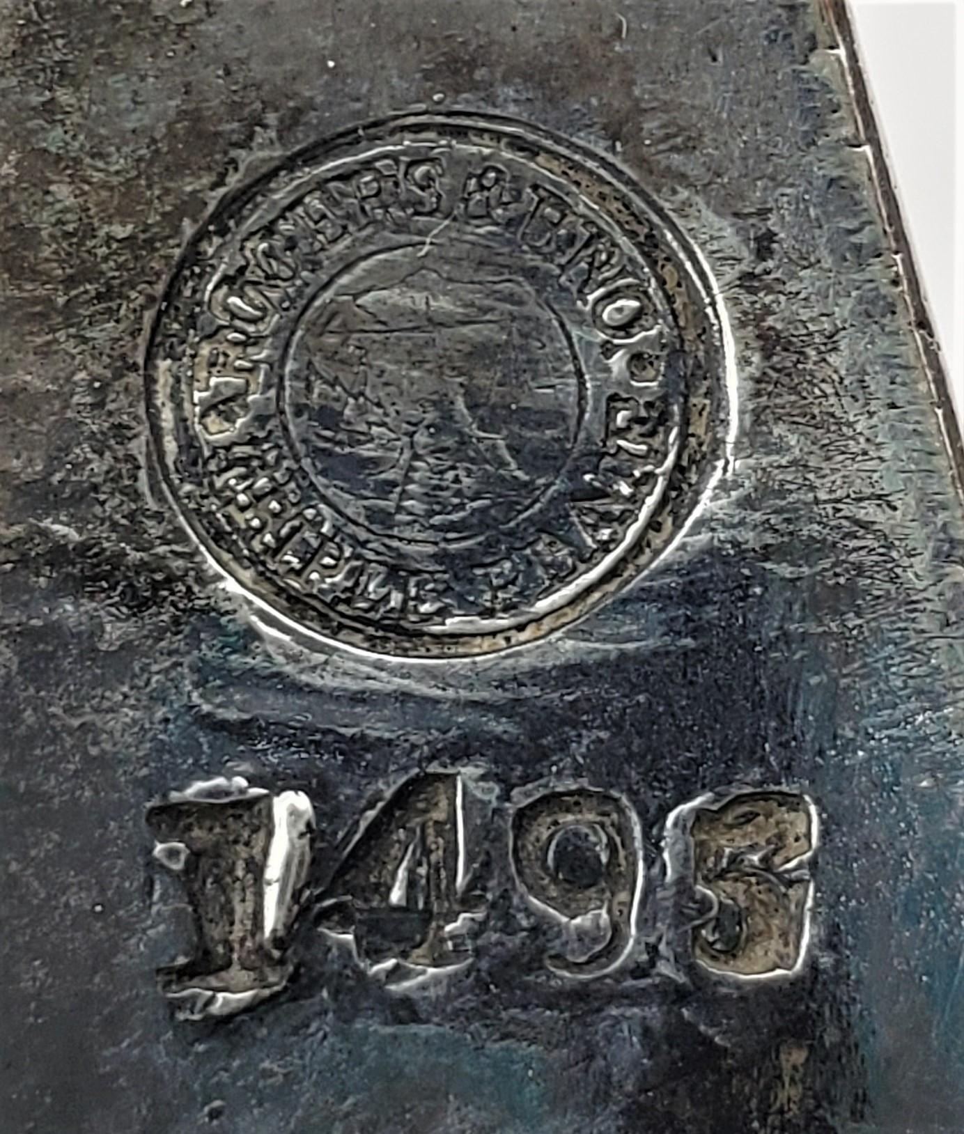 Bol de centre de table ancien en métal argenté avec gravure figurative d'un chérubin et de fleurs en vente 8