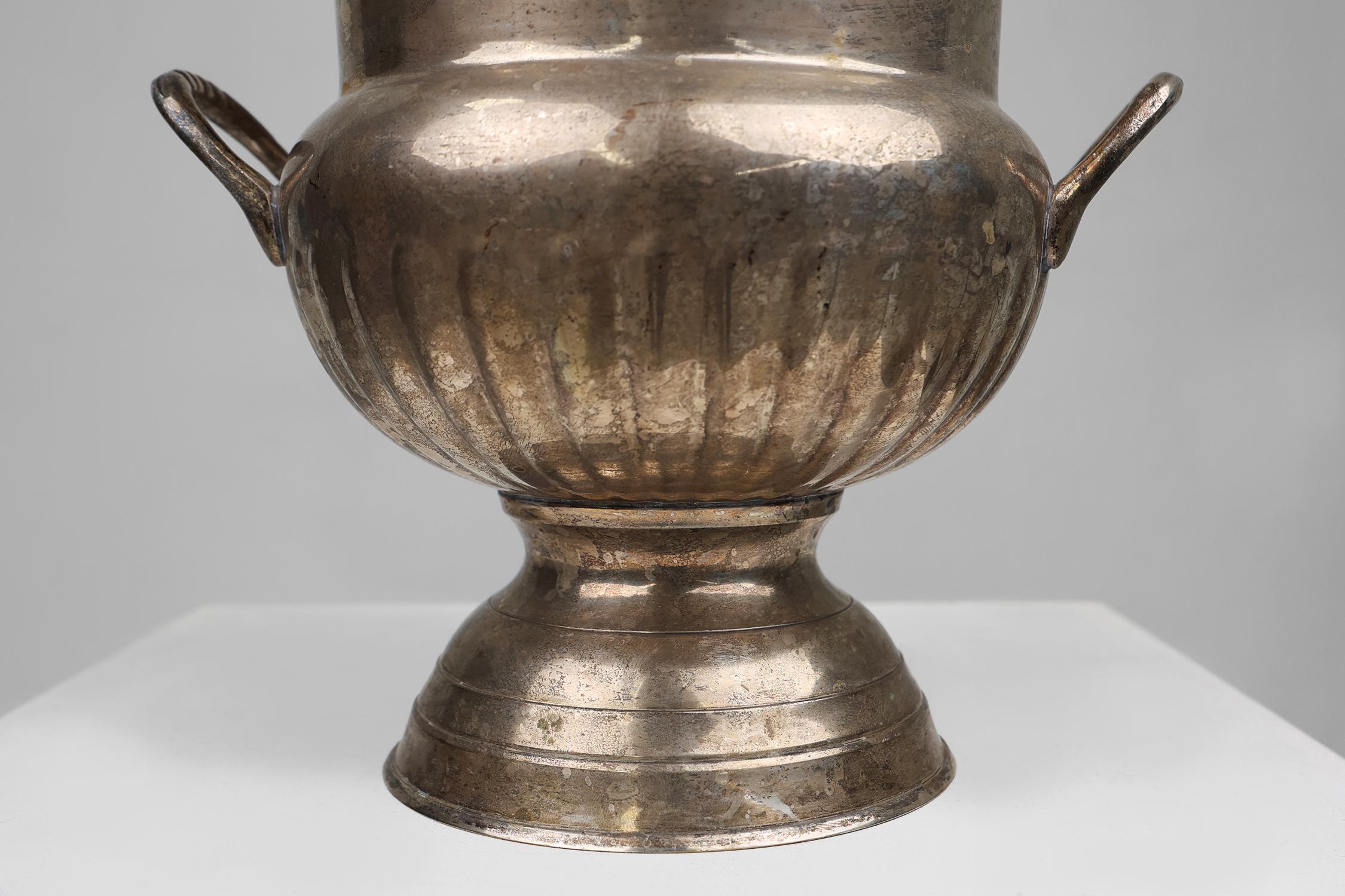 French Antique silver plated champagne bucket in medicis shape, France ca. 1900