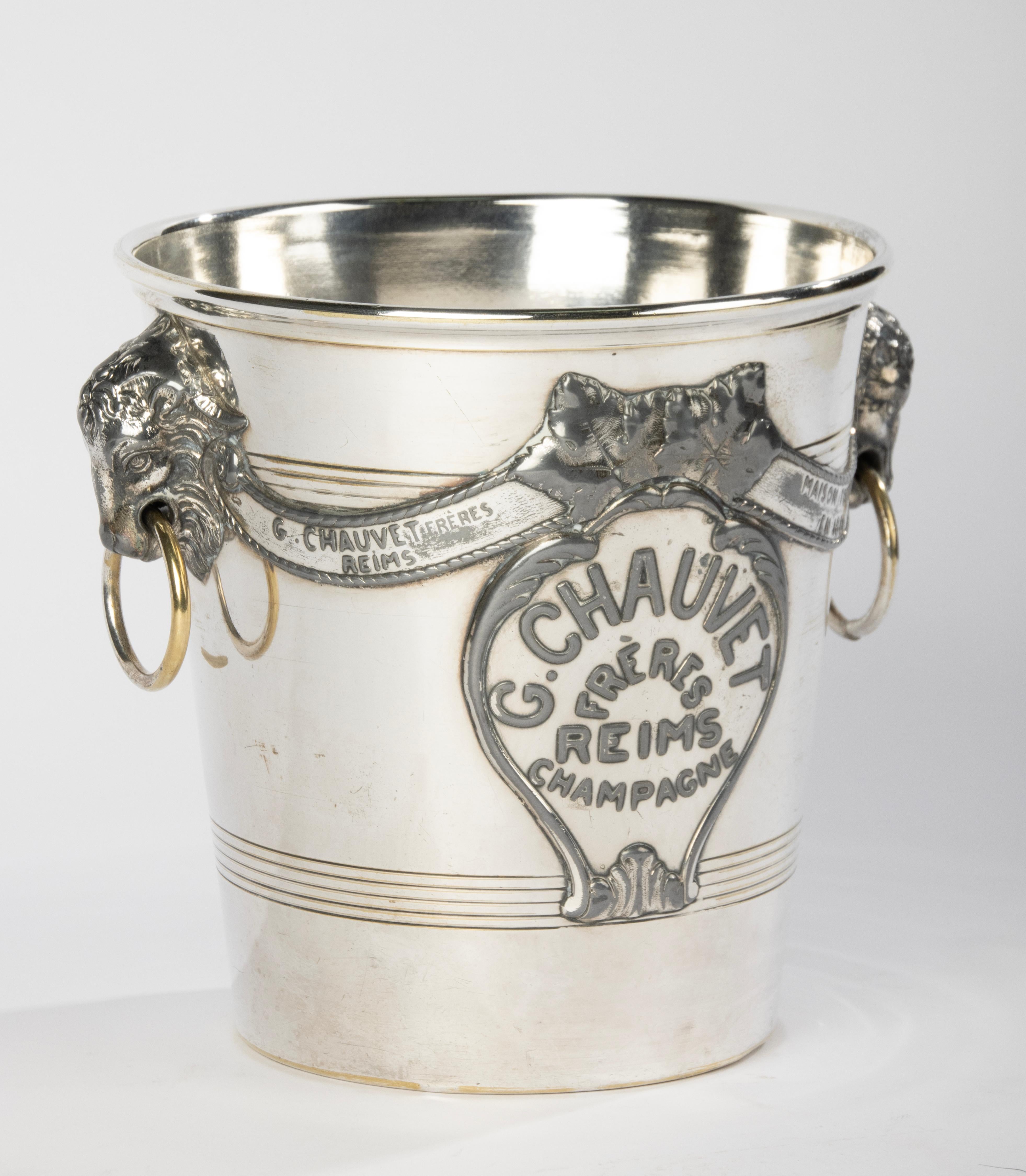A beautiful antique silver-plated champagne cooler, made by the French brand Argit (Paris).
The champagne cooler is from the Champagne House G. Chauvet from the city of Reims.
The cooler is clearly in used condition: in some places the silver layer