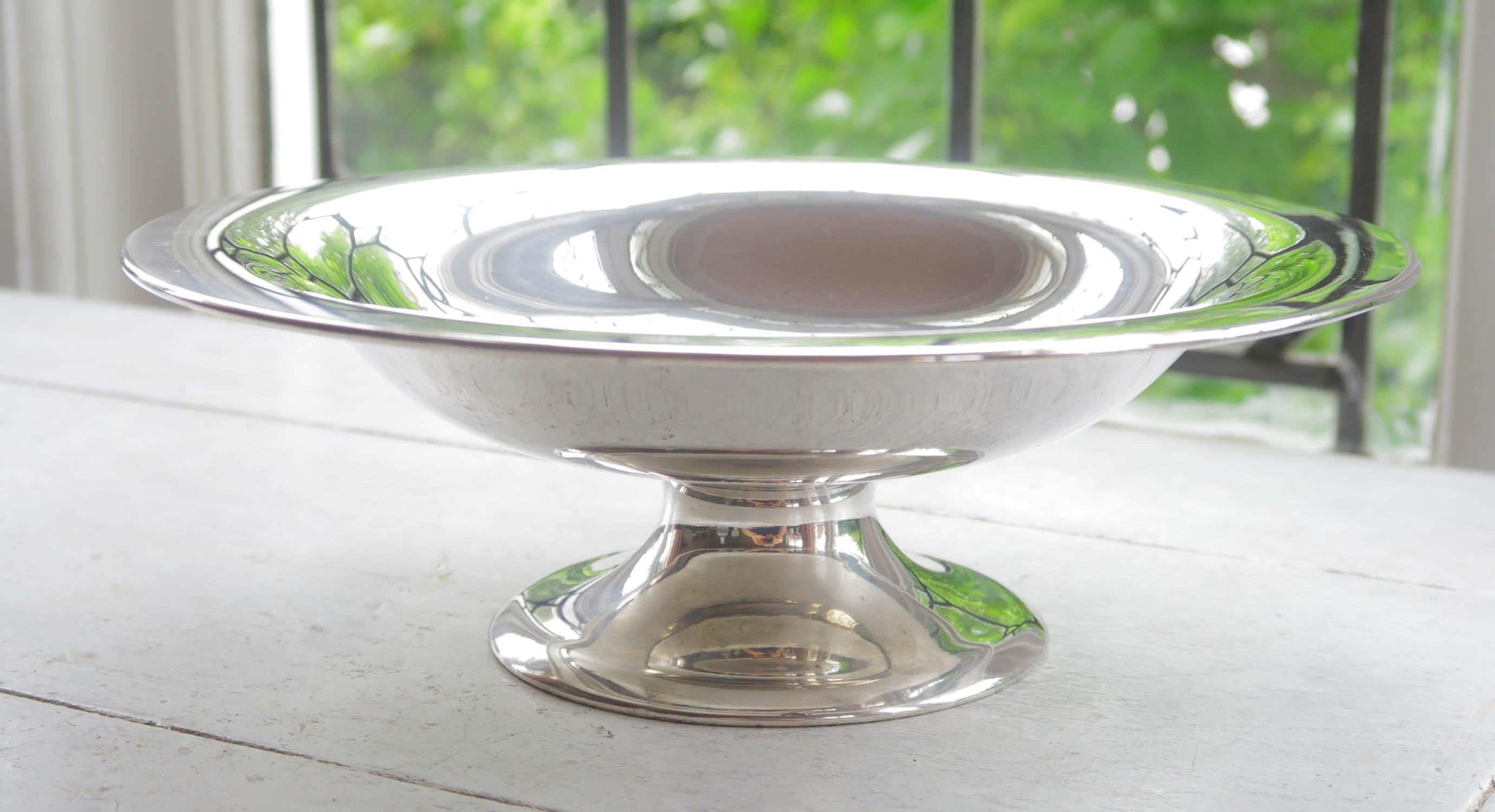 Edwardian Antique Silver Plated Circular Dish By Walker and Hall. English C.1920