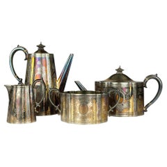 Antiguo juego de café y té bañado en plata de Elkington & Co, Inglaterra, década de 1880