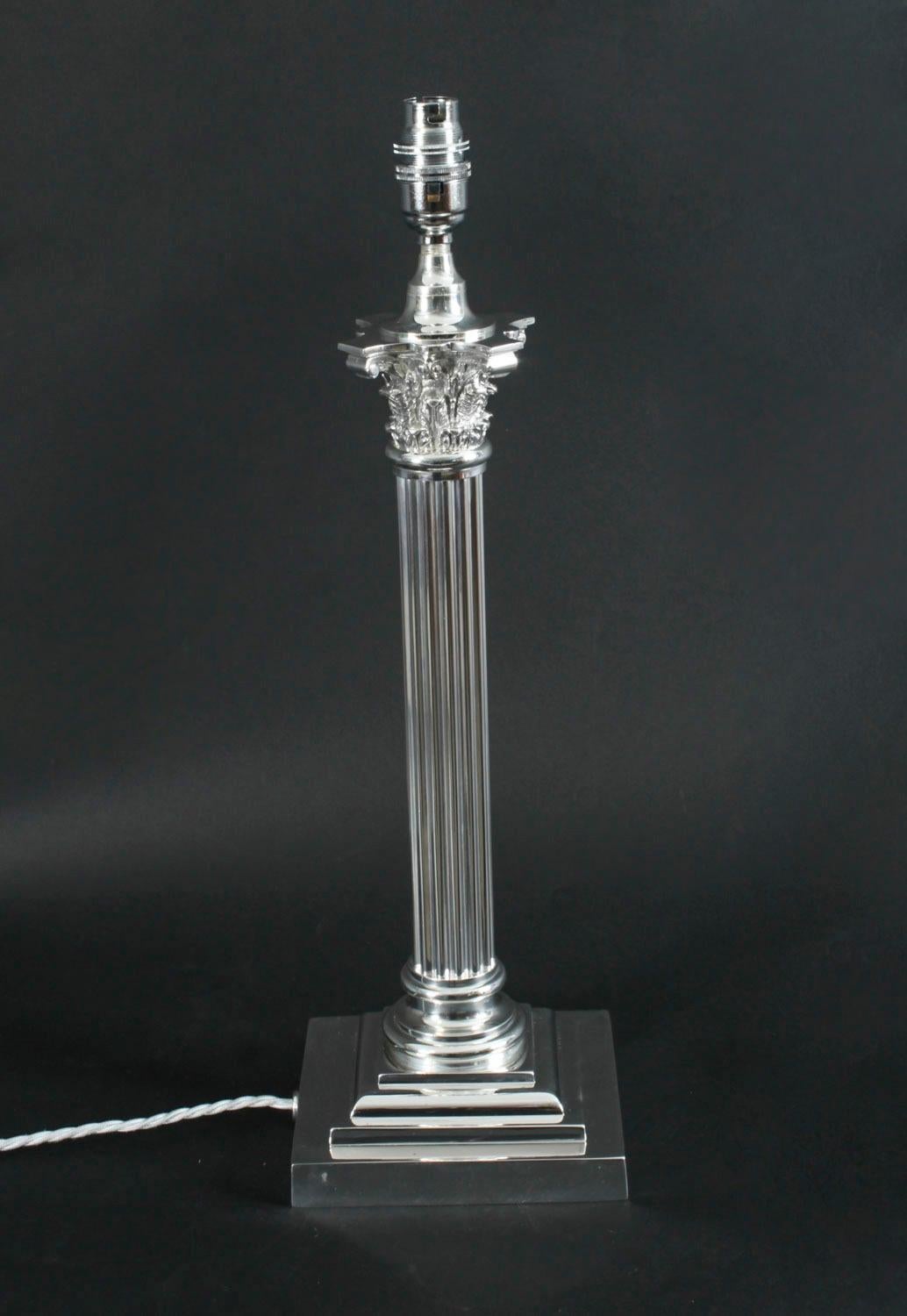 Ancienne lampe de table à colonne corinthienne plaquée argent Victorien 19ème siècle en vente 7