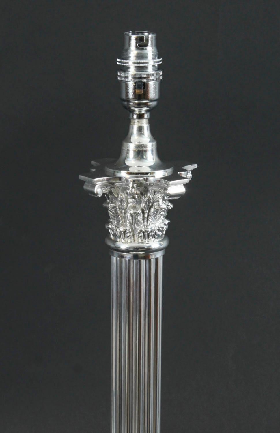 Ancienne lampe de table à colonne corinthienne plaquée argent Victorien 19ème siècle Bon état - En vente à London, GB