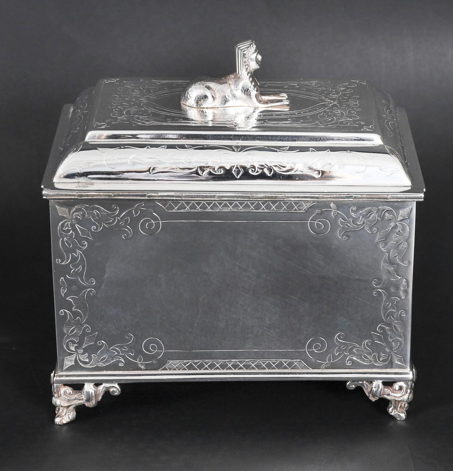 Ancienne boîte à thé néo-empire en métal argenté 19ème siècle en vente 8