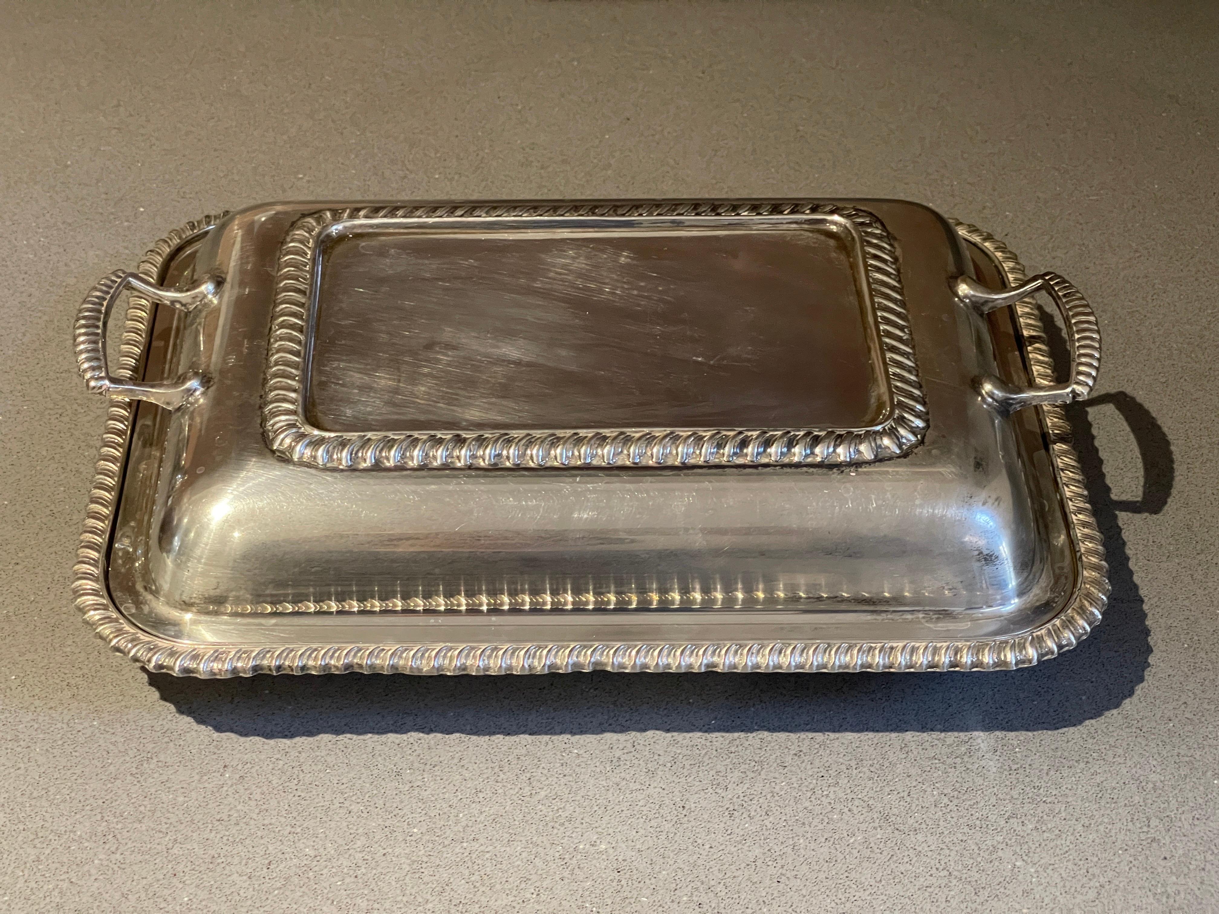 Antiguo Plato de Entrada Plateado Sopera Cubierta Sheffield Inglés y Tapa Silver en venta