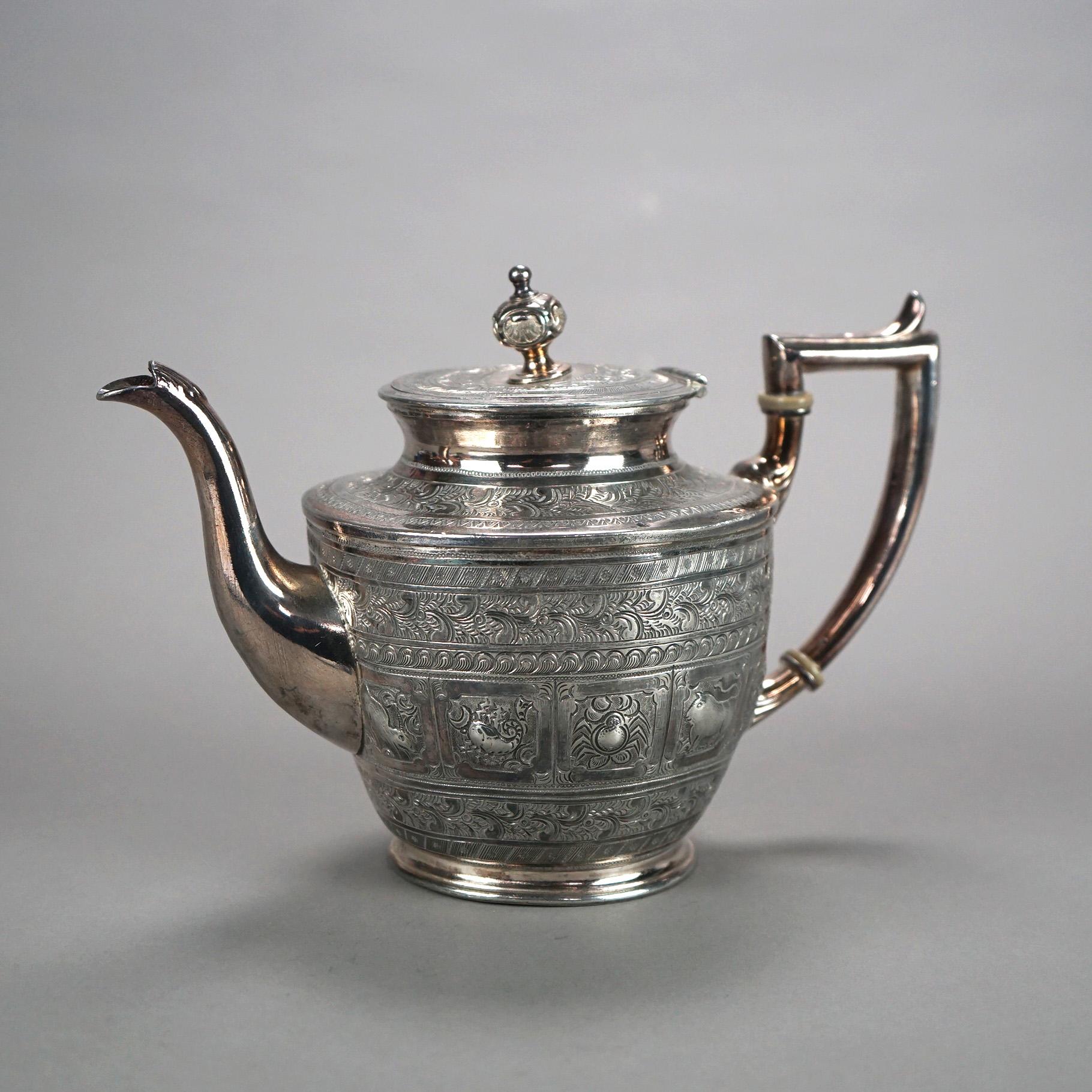Plaqué argent Théière figurative ancienne en métal argenté, vers 1890 en vente