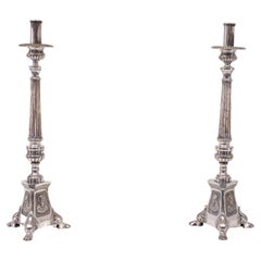 Bâtons de chandelle d'église antiques plaqués argent en France  1850s 