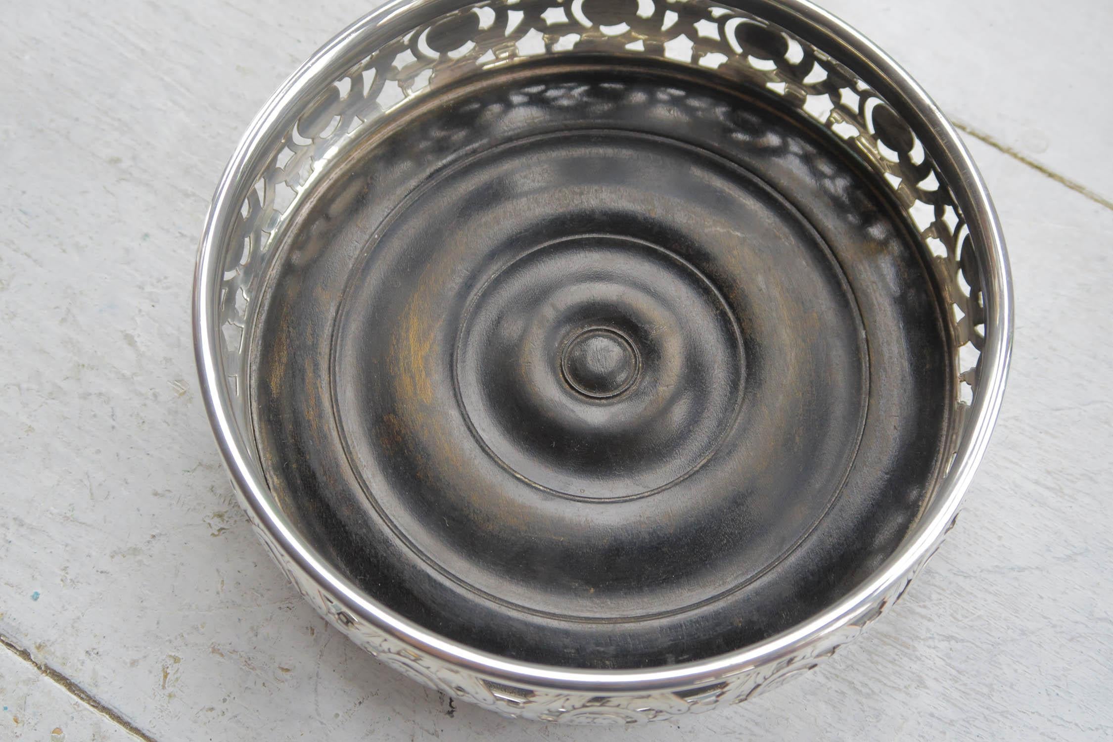 Early 20th Century Antique Silver Plated Georgian Style Decanter Coaster. English C.1920