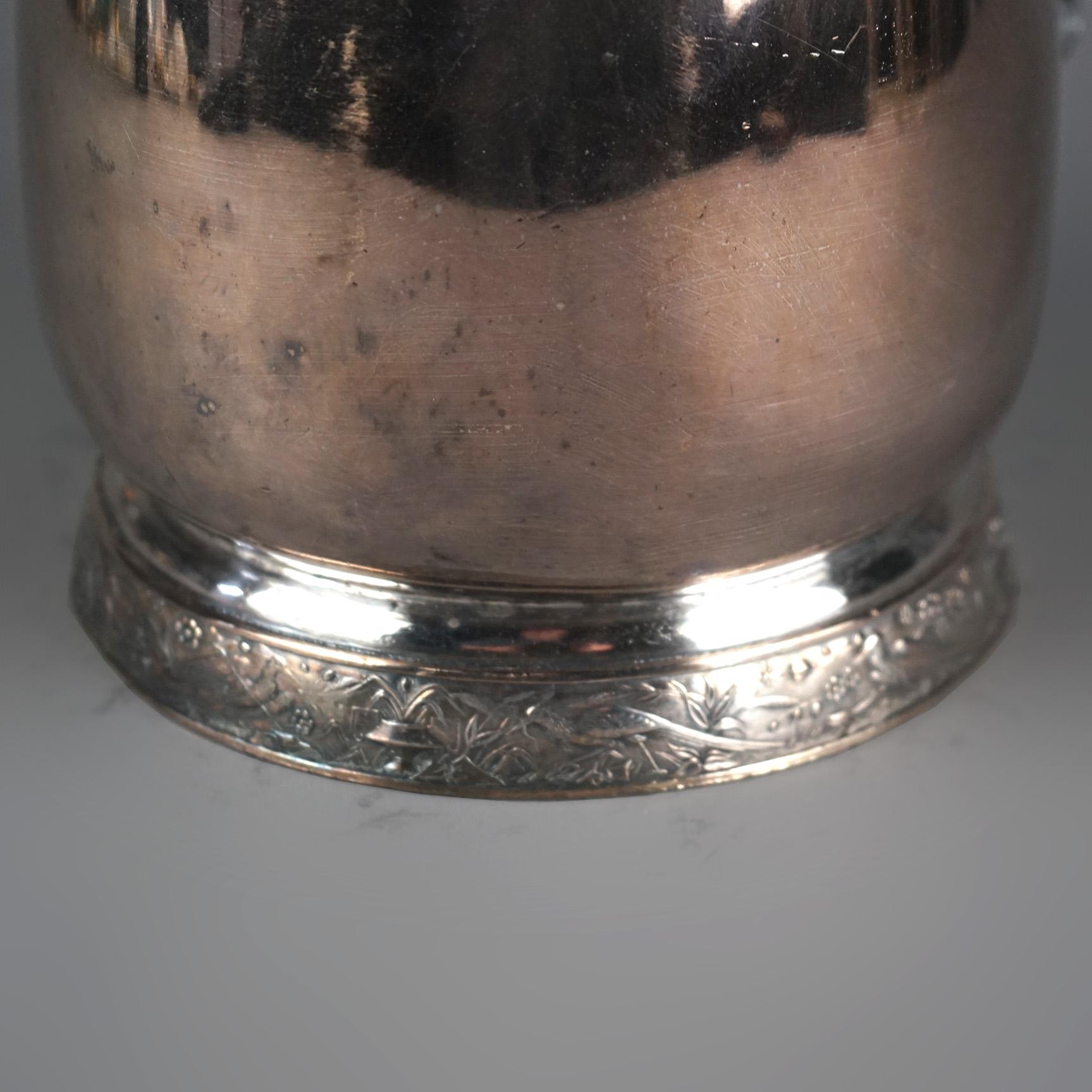 Placcato argento Antica brocca per acqua isolata placcata in argento C1890 in vendita