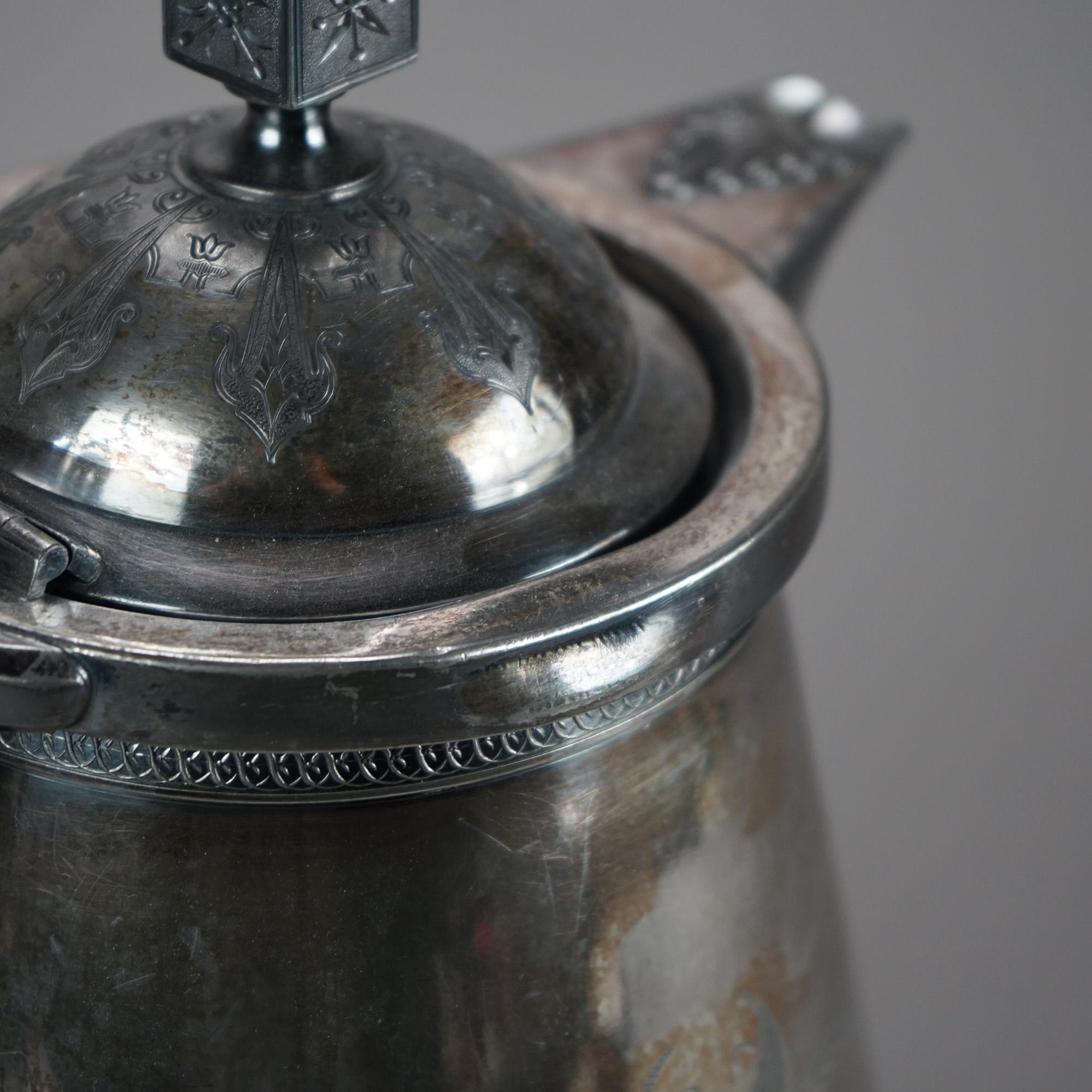Placcato argento Antica brocca per acqua isolata placcata in argento C1890 in vendita