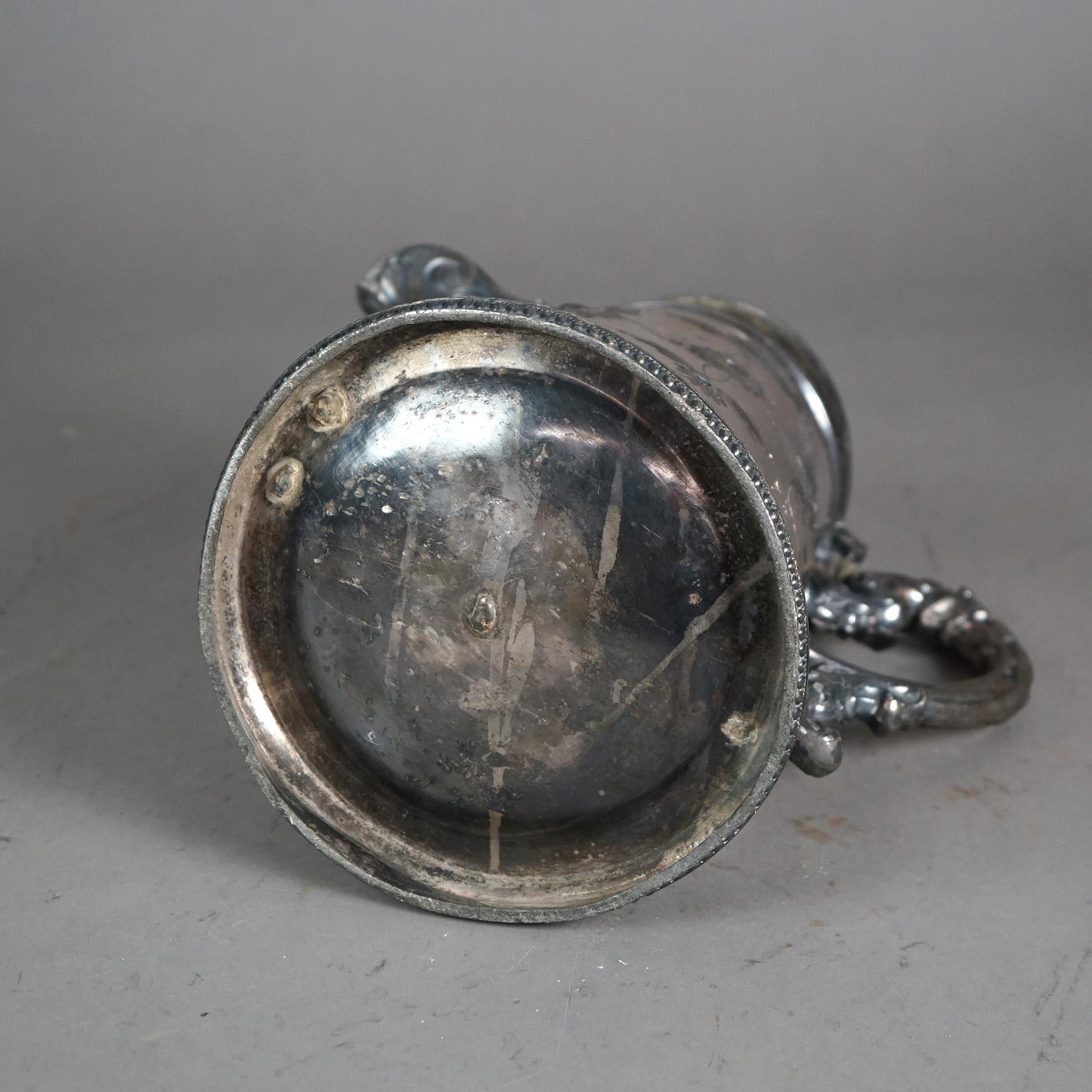 Antigua jarra de agua aislada plateada C1890 en venta 1