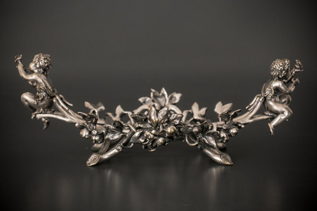 Antique fruit bowl, made of silver-plated bronze.

Produced in France at the beginning of the 20th century, by the excellent Christofle company, which has been operating since 1845. produces the highest quality silver and plating for the most