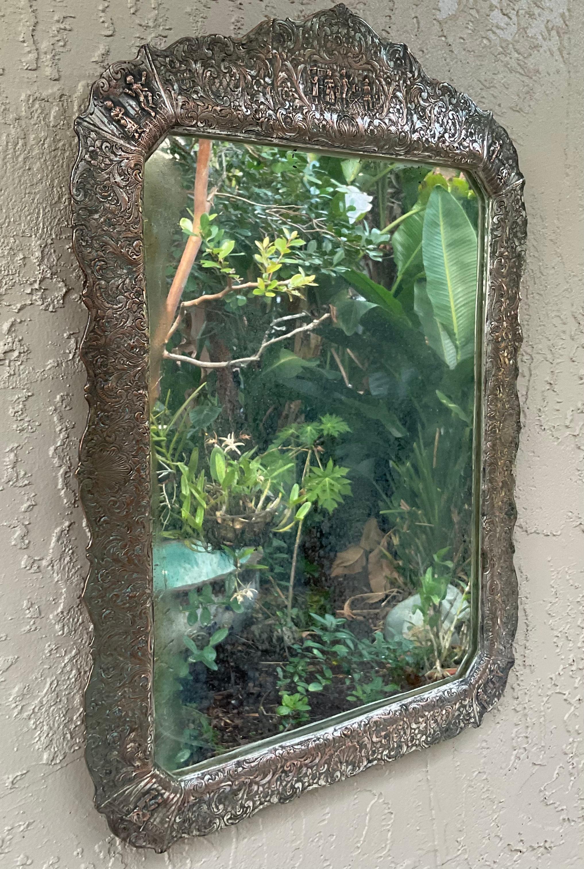 Miroir ancien en métal argenté  Bon état - En vente à Delray Beach, FL