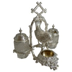 Cruet antique en argent plaqué:: oiseau / roitelet construisant un nid:: circa 1880