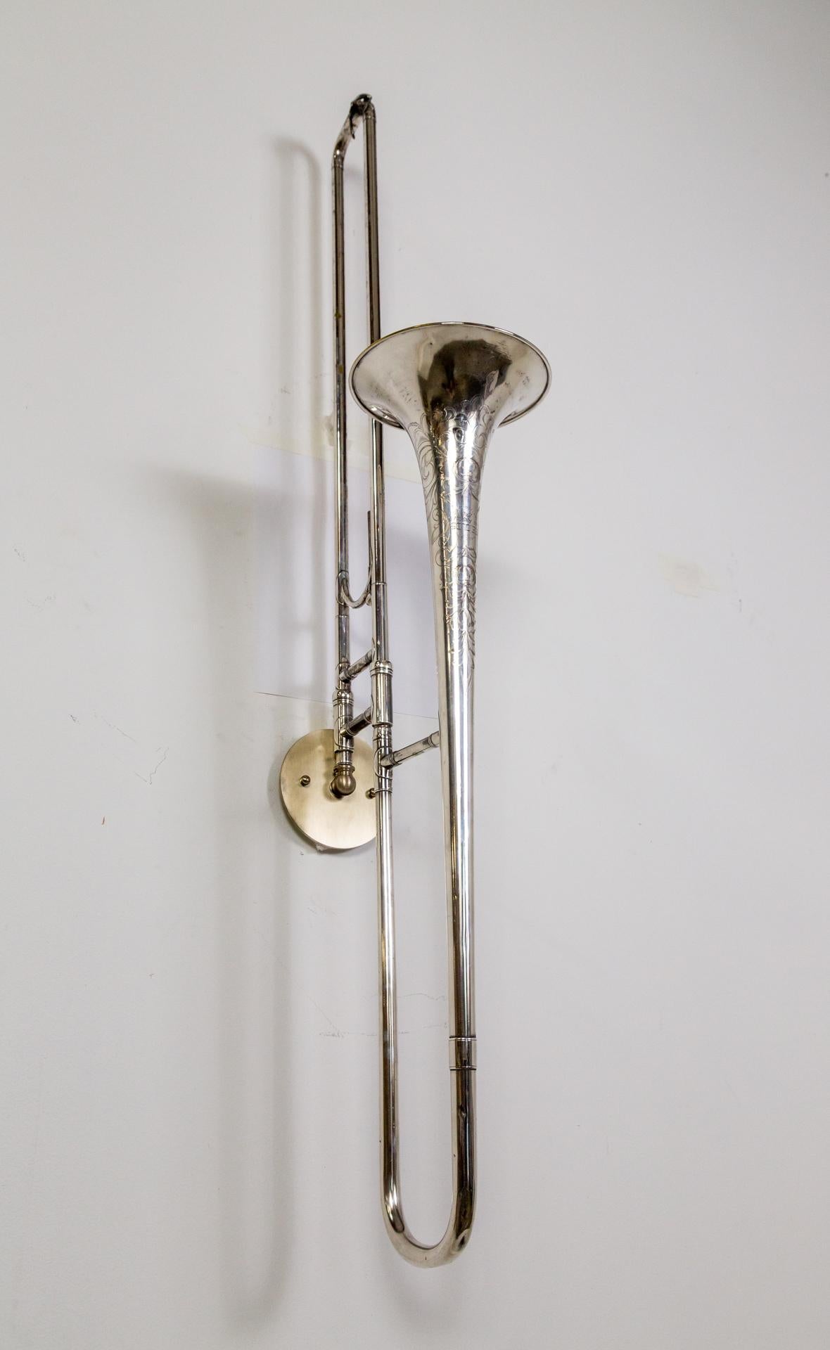 Trombone antico Olds placcato in argento come applique in vendita 4