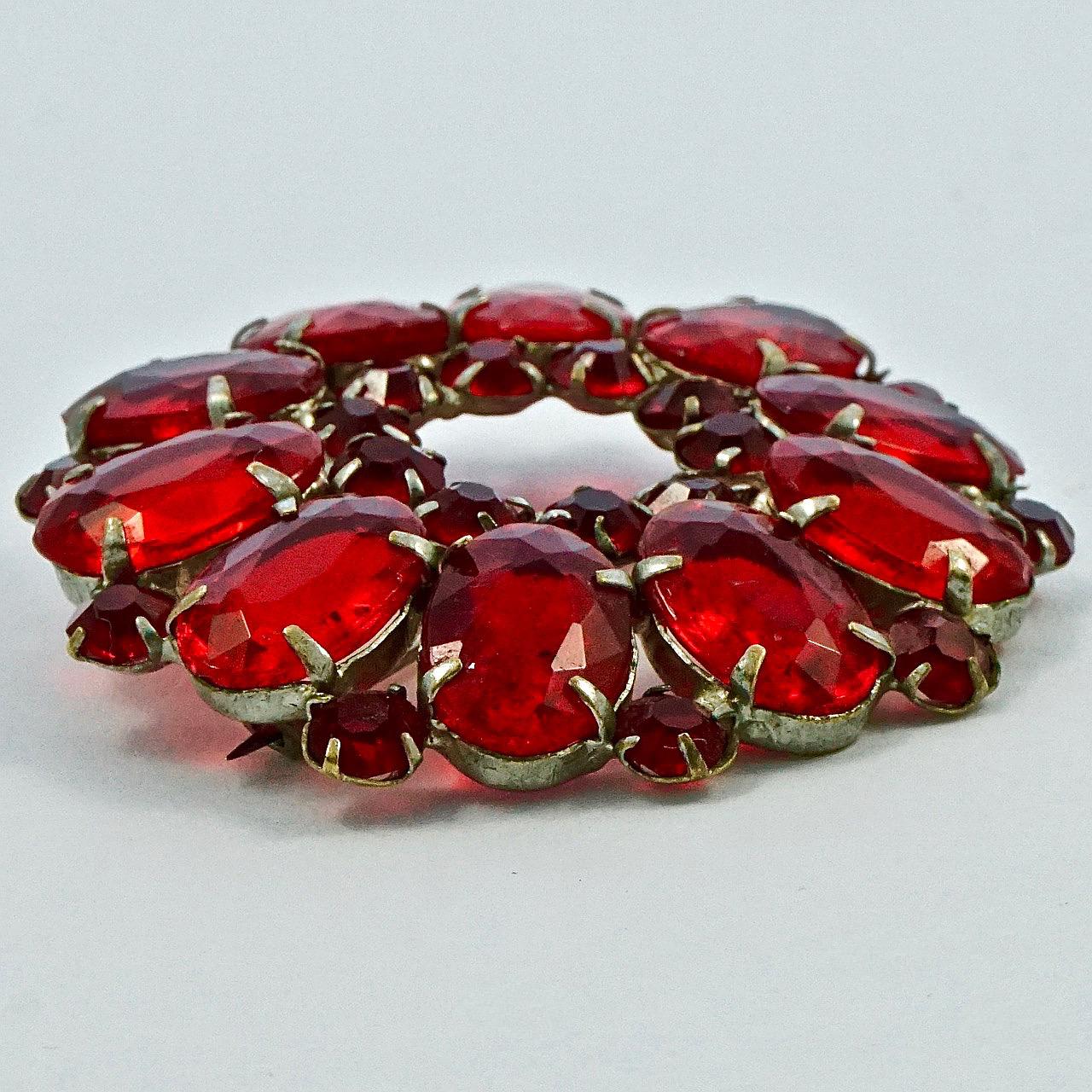 Antique Silver Plated Round Brooch with Faceted Red Glass Stones In Good Condition For Sale In London, GB