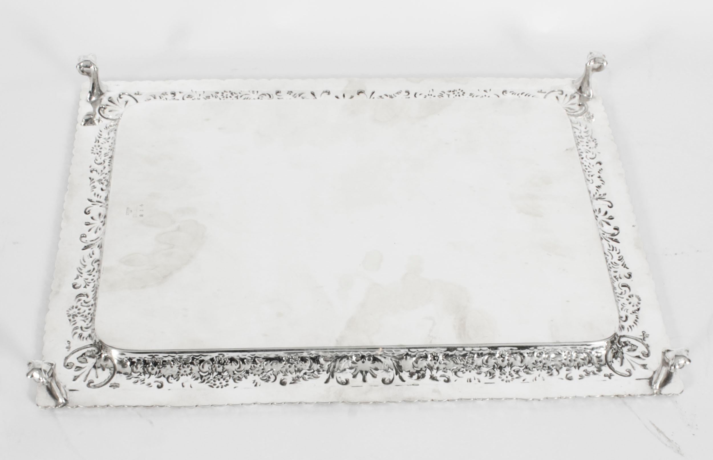 Bandeja antigua bañada en plata de Fenton Russel, siglo XIX en venta 8