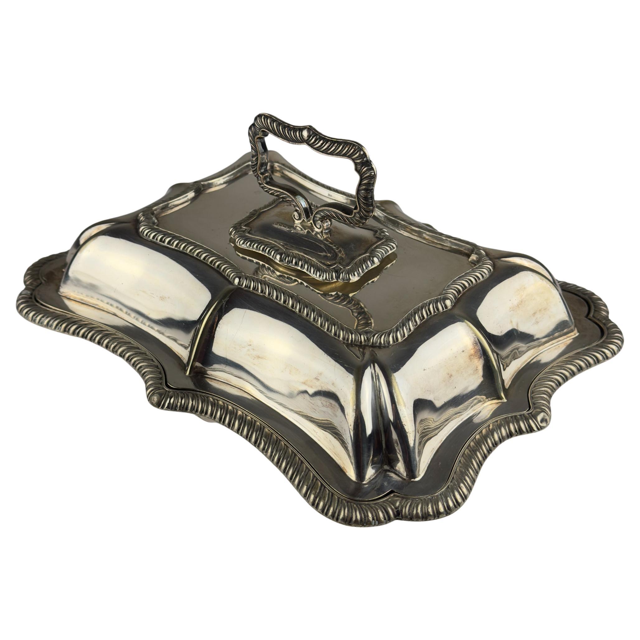 Antique Silver Plated Sheffield Serving Dish And Cover, England, early 20th en venta