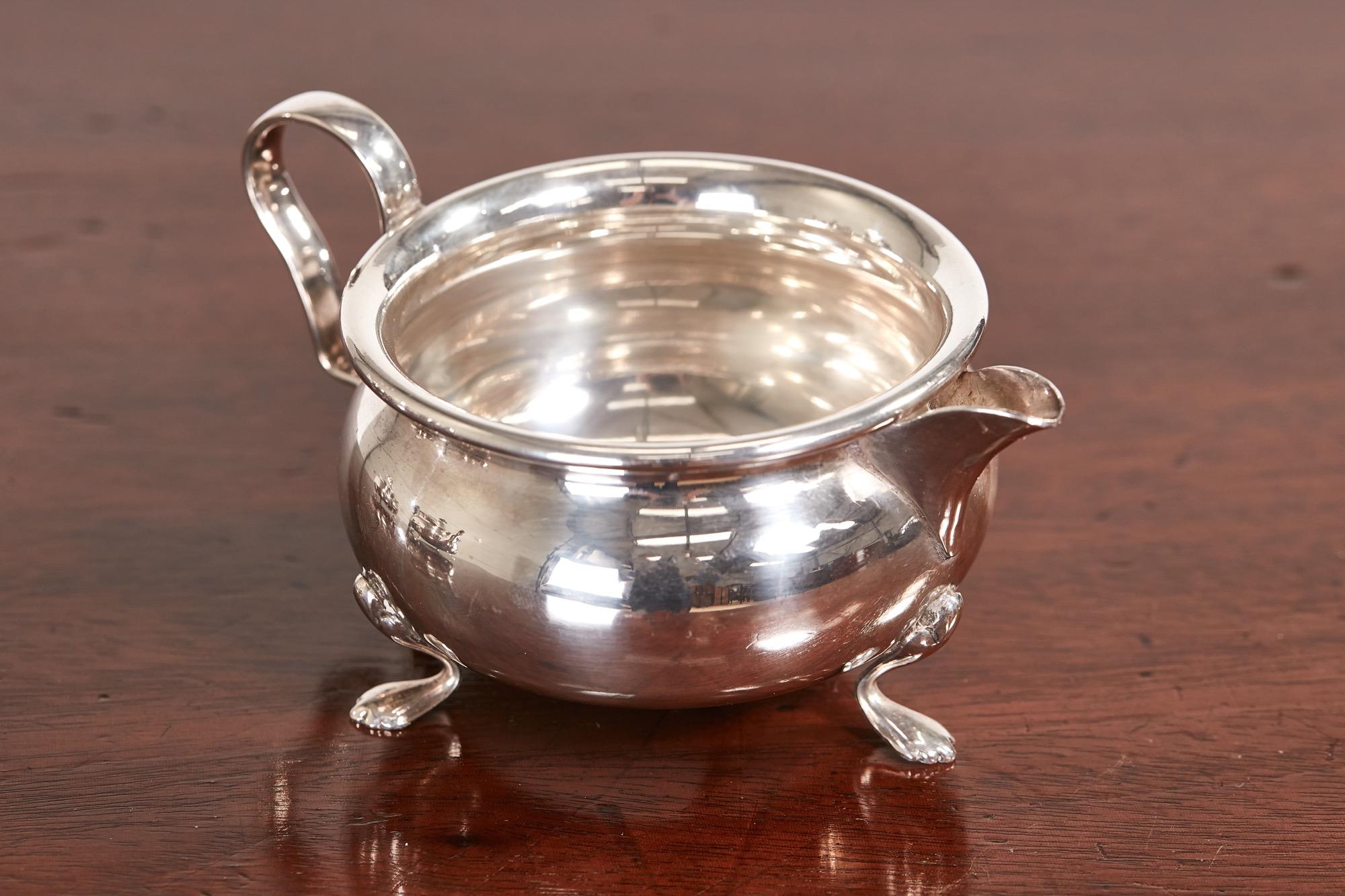 Antique silver plated tea set, consists of a tea pot, sugar bowl, milk jug and sugar tongs
Lovely original condition
Measures: 8