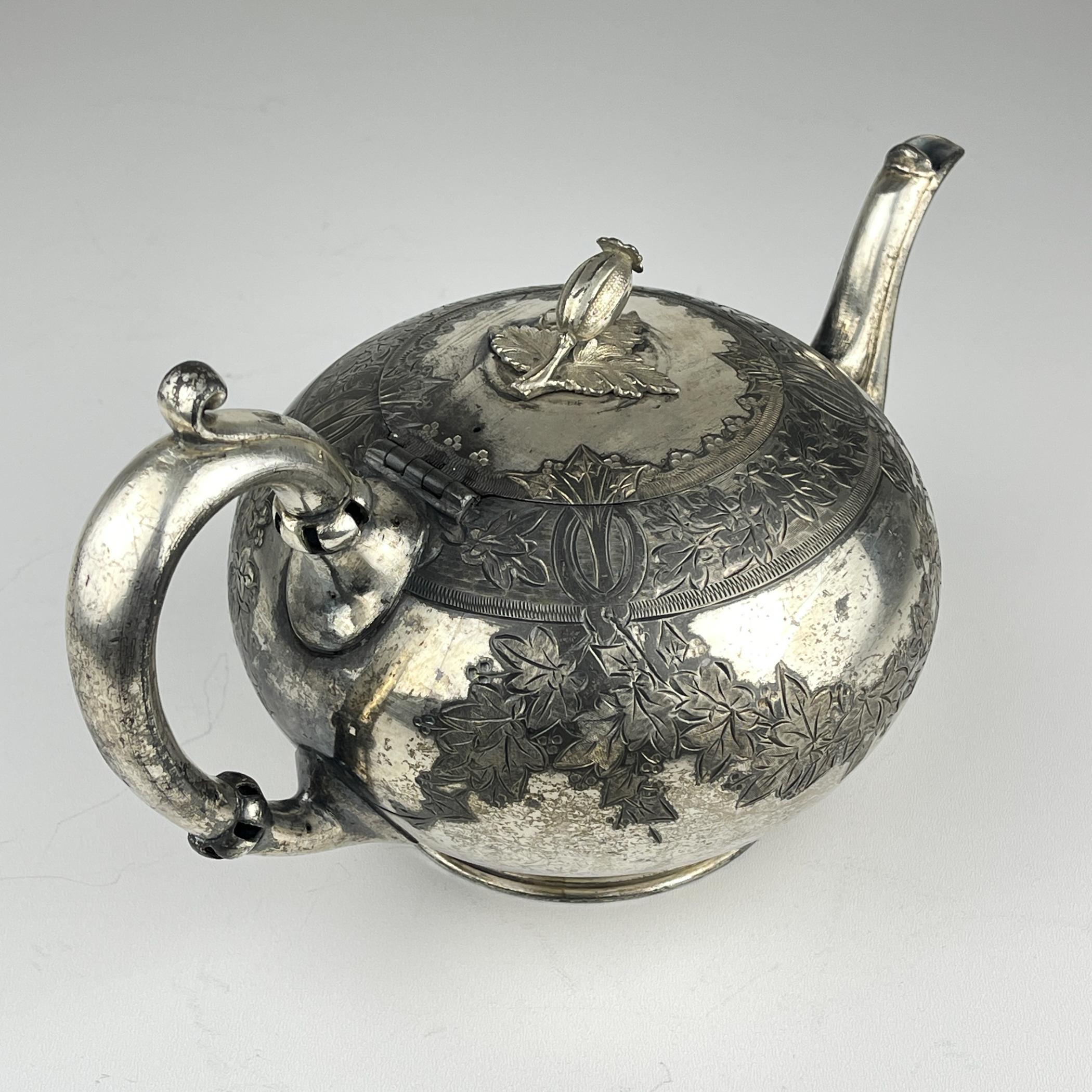 Théière ancienne en métal argenté par Atkins Brothers, Sheffield, Angleterre, années 1870 3