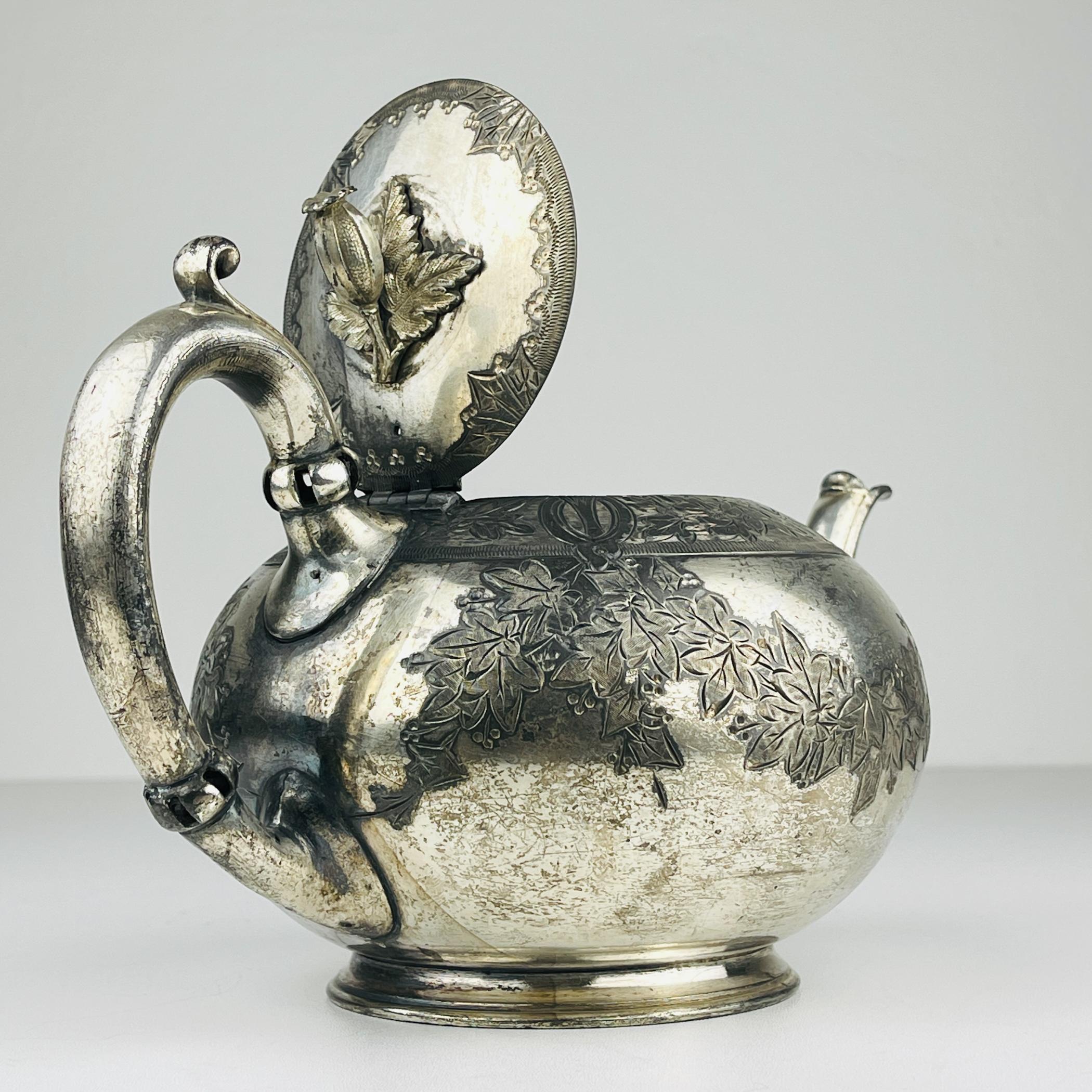 Théière ancienne en métal argenté par Atkins Brothers, Sheffield, Angleterre, années 1870 4