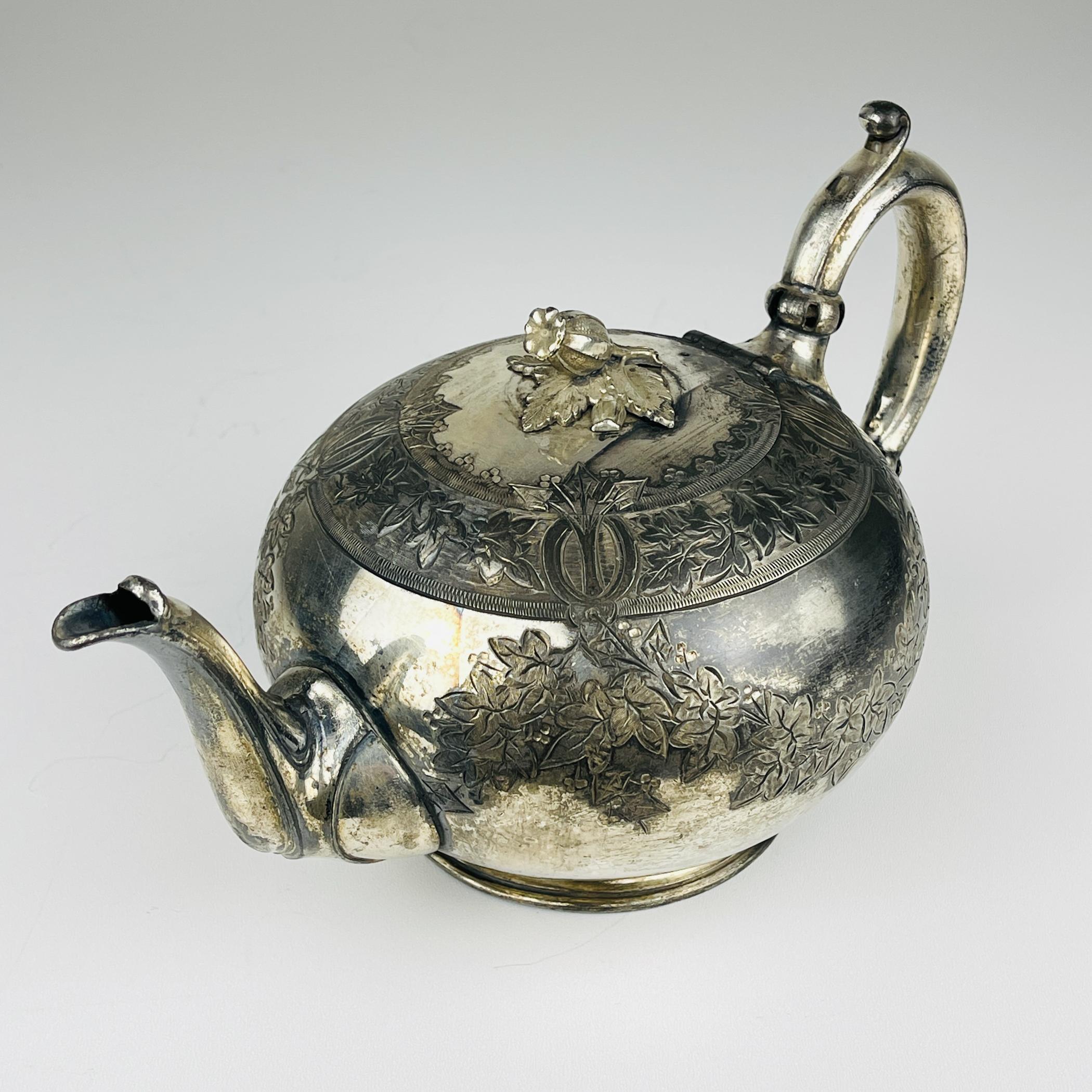 Théière ancienne en métal argenté par Atkins Brothers, Sheffield, Angleterre, années 1870 7