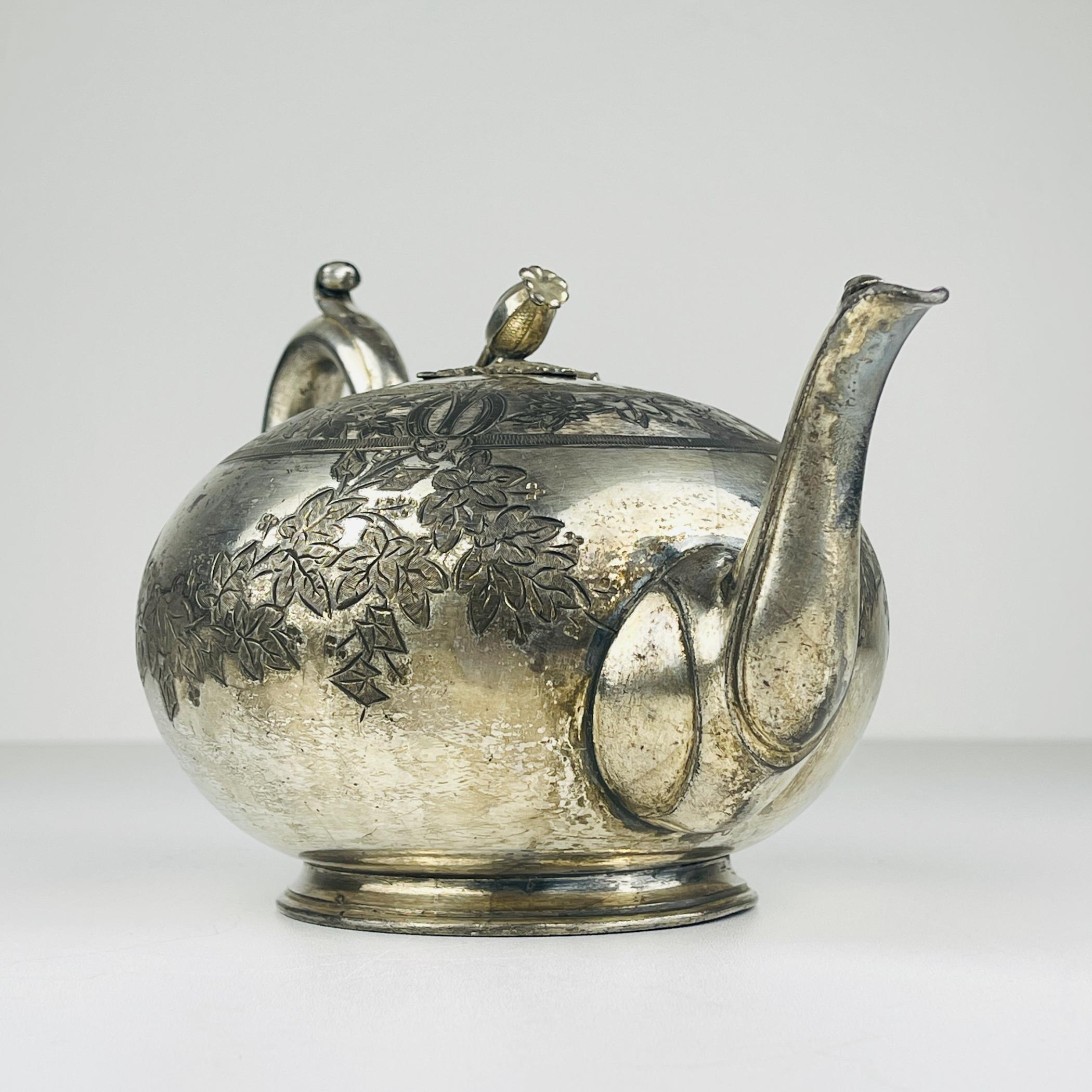 Théière ancienne en métal argenté par Atkins Brothers, Sheffield, Angleterre, années 1870 8