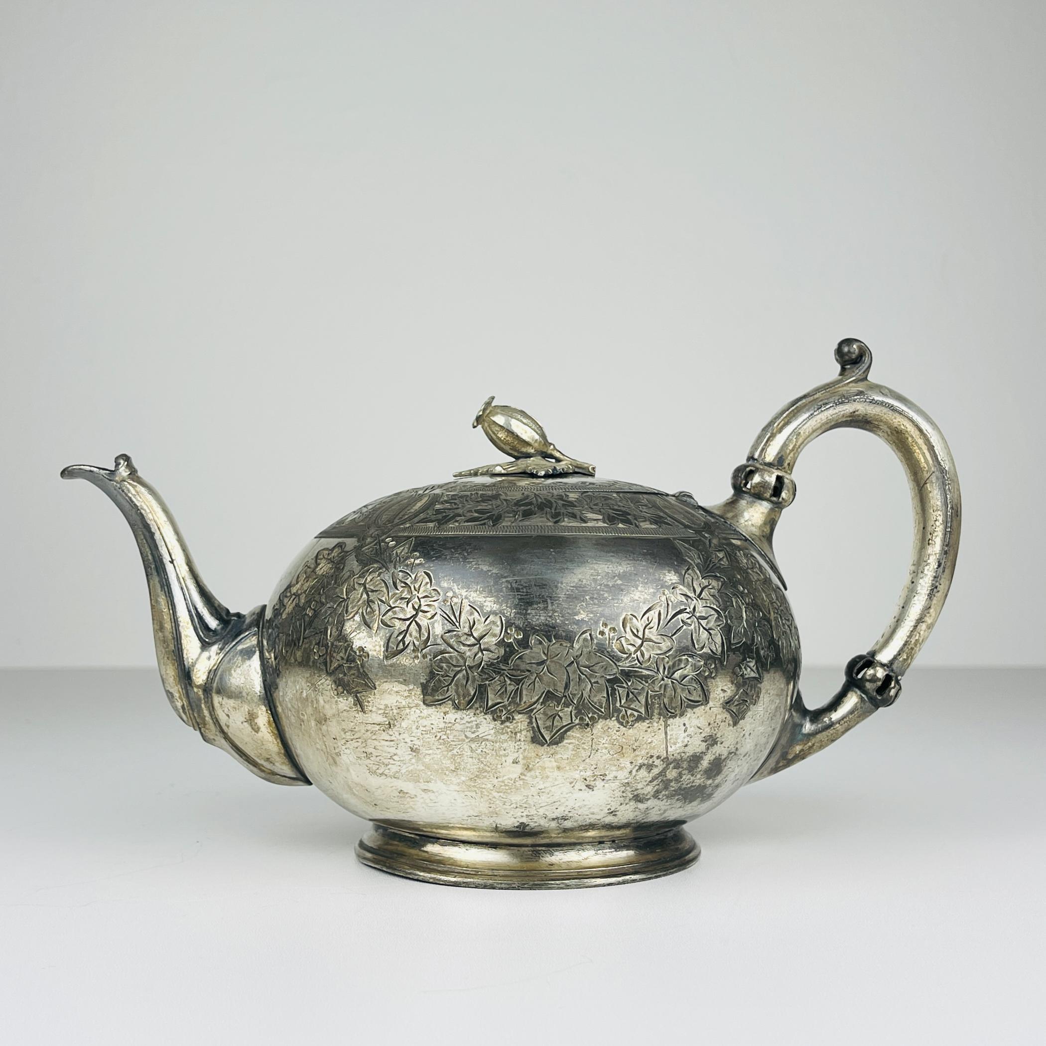 Théière ancienne en métal argenté par Atkins Brothers, Sheffield, Angleterre, années 1870 9