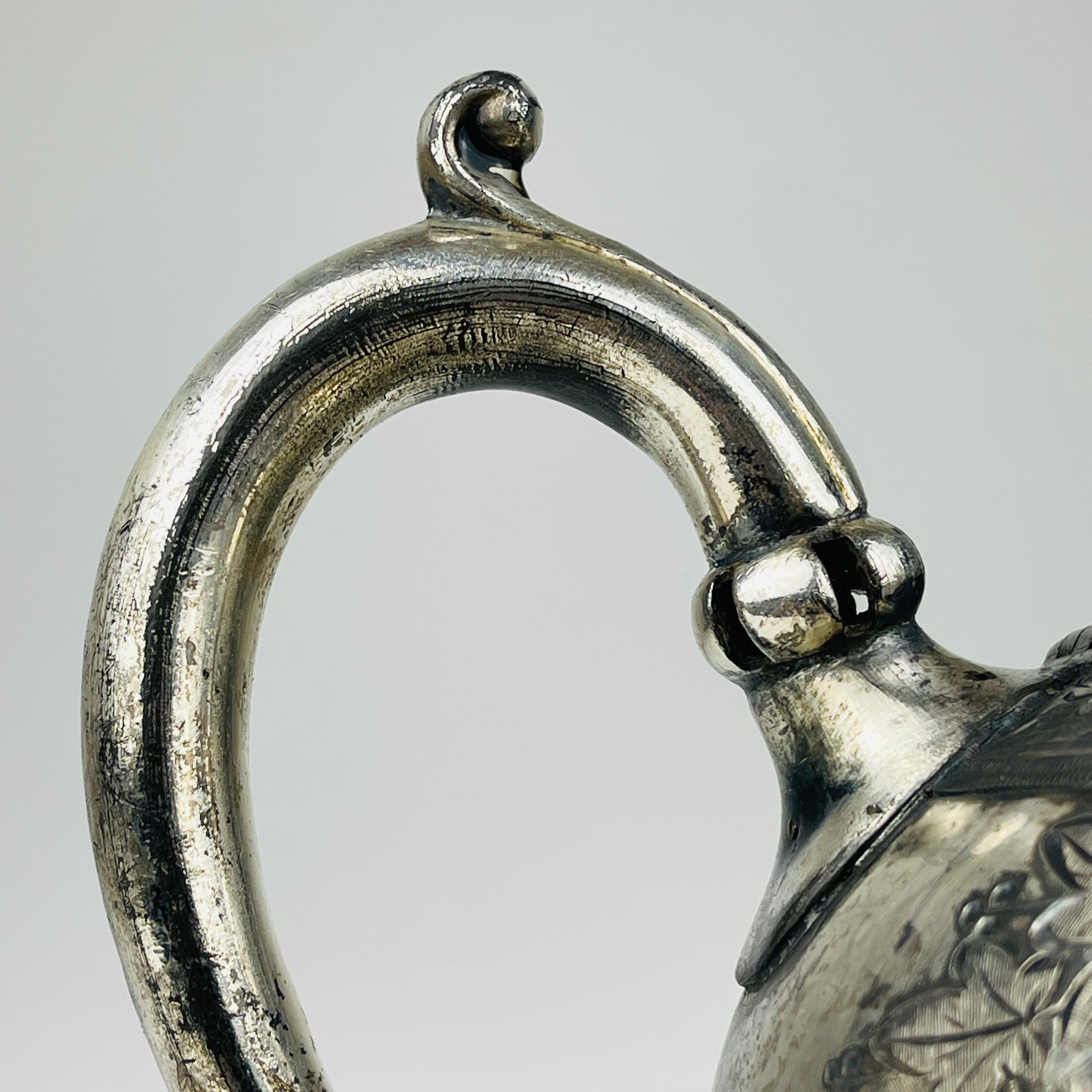 Plaqué argent Théière ancienne en métal argenté par Atkins Brothers, Sheffield, Angleterre, années 1870