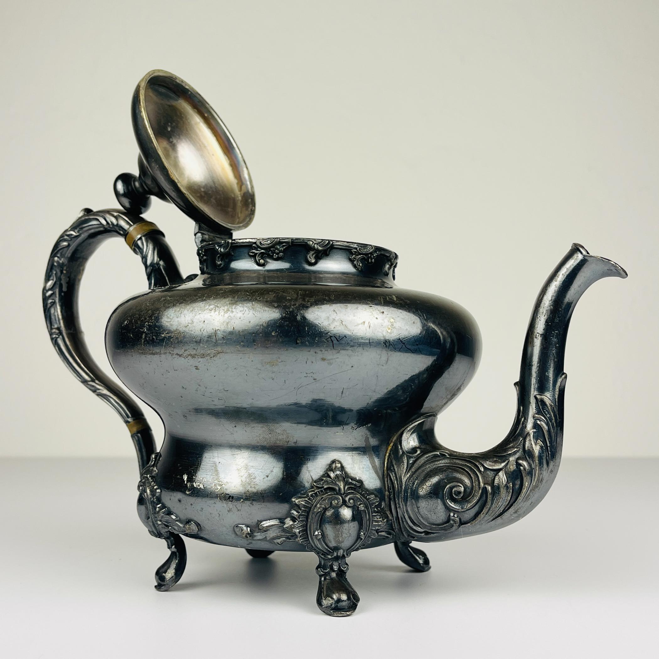 Antigua tetera plateada de Barbour Silver Company, EE.UU., finales del siglo XIX en Bueno estado para la venta en Miklavž Pri Taboru, SI