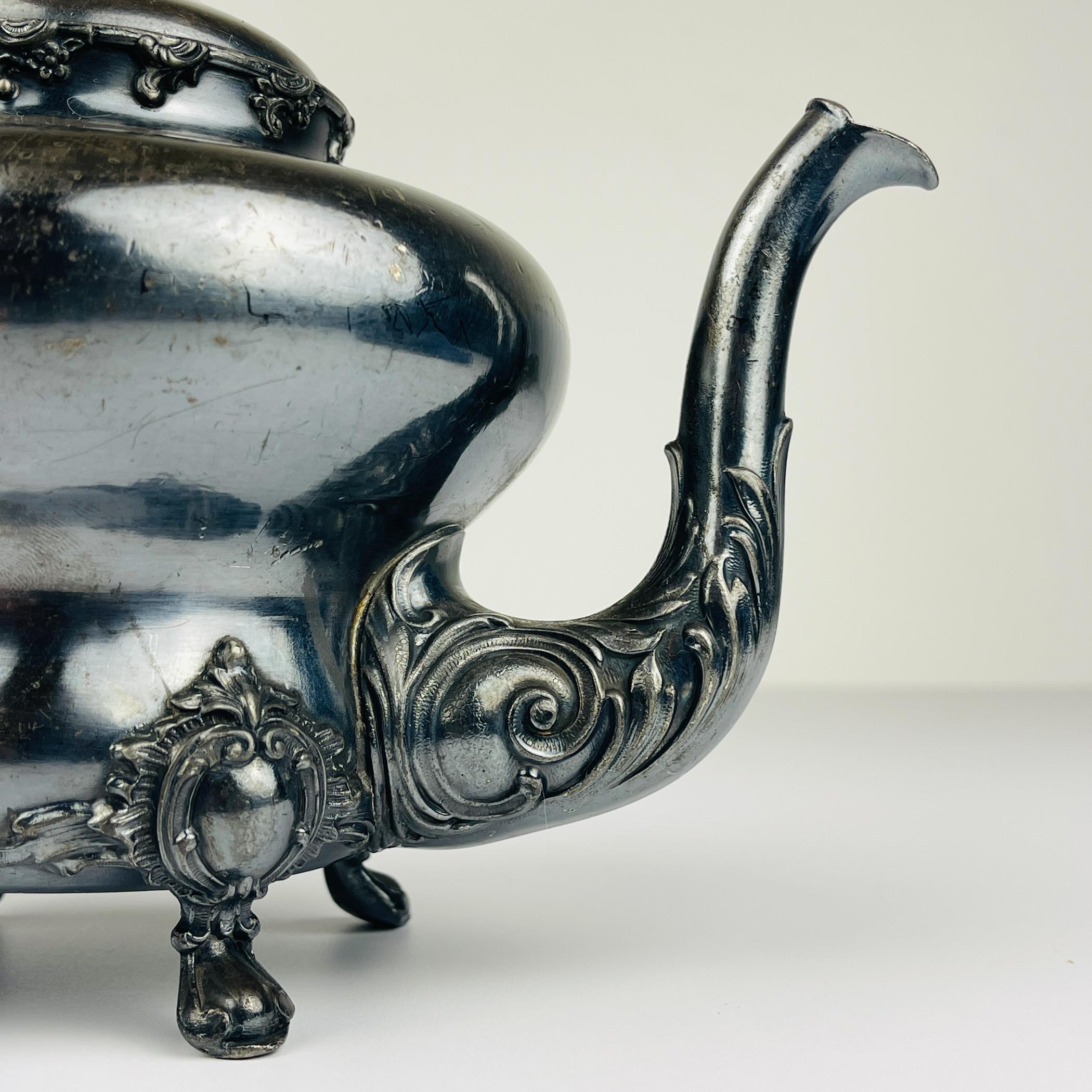Antigua tetera plateada de Barbour Silver Company, EE.UU., finales del siglo XIX Chapado en plata en venta