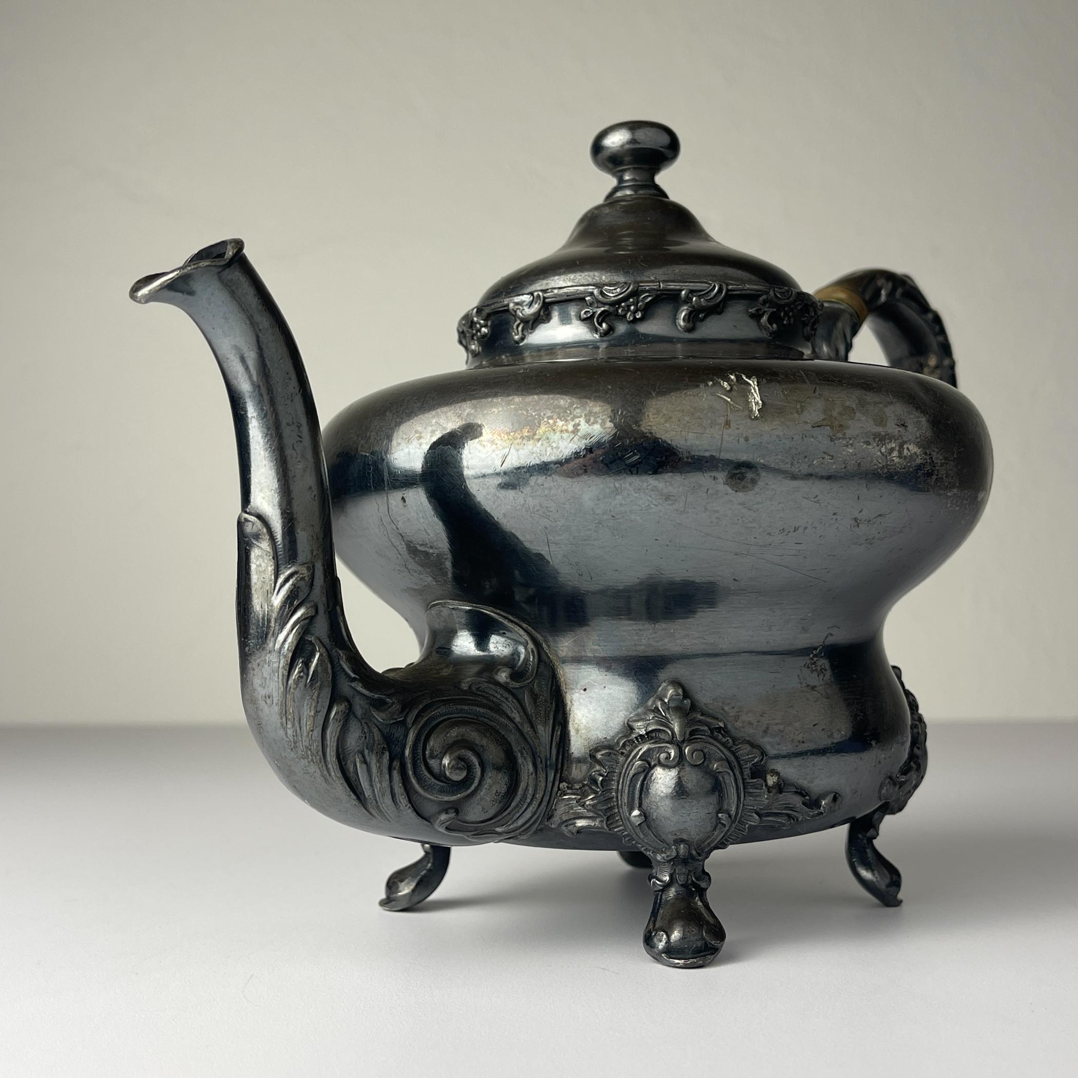 Antigua tetera plateada de Barbour Silver Company, EE.UU., finales del siglo XIX en venta 3