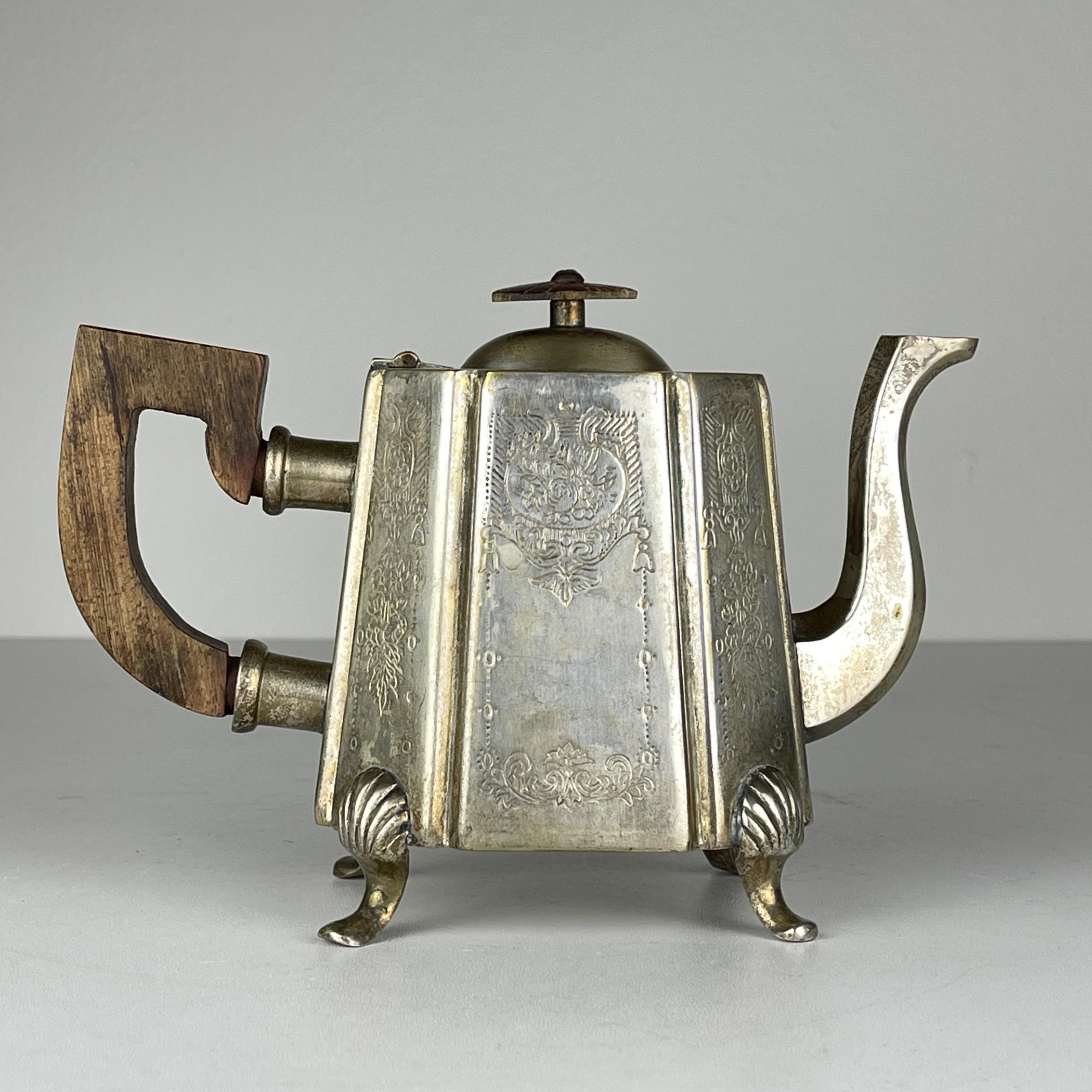 Victorian Antique silver plated teapot by Queen Victoria Sheffield, England, 1900s